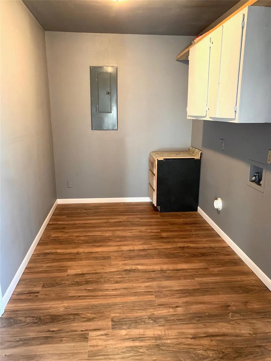 Single Family Residence For Rent in Taylor County , 4 Carson Circle, Merkel, Texas 79536, 4 Bedroom, 1 Bathroom, Garage spaces, 1,325 Sqft, built in 1982, mls#21331664, Real Estate Agent in Merkel, Homes For Rent in Taylor county, Homes For Rent in Merkel, Realtor in Merkel Texas, Real Estate Brokerage Independent Realty Texas, Luminita Cordes Realtor