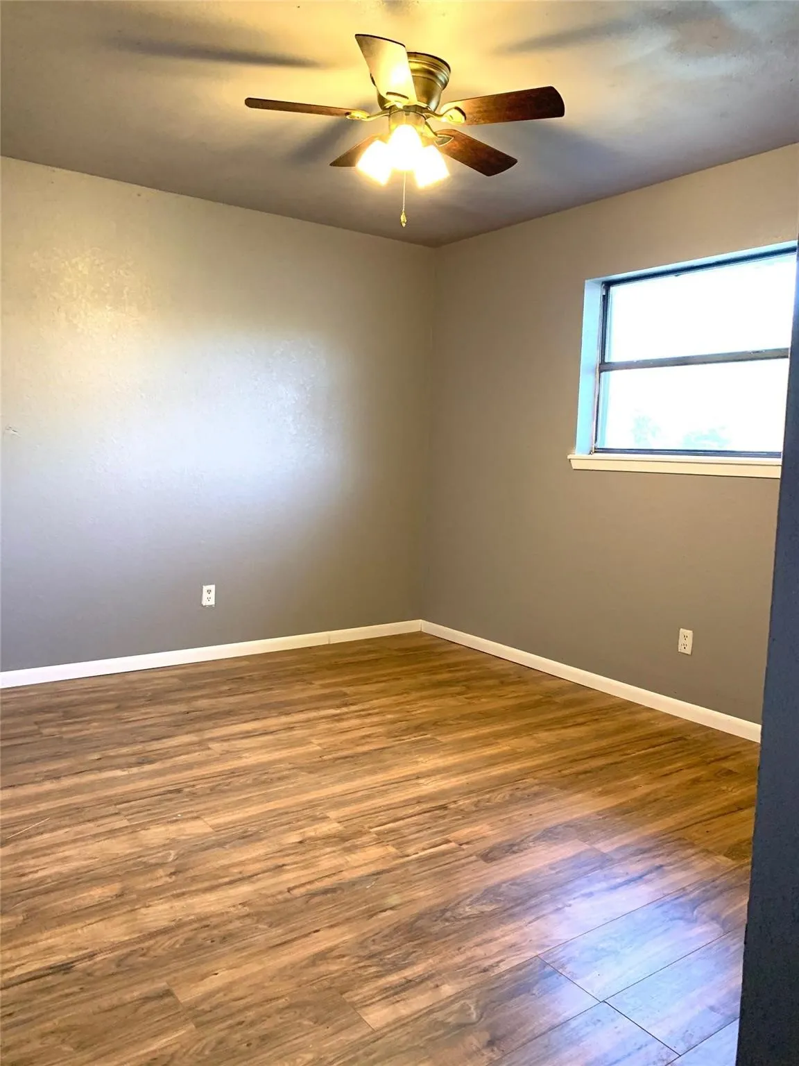 Single Family Residence For Rent in Taylor County , 4 Carson Circle, Merkel, Texas 79536, 4 Bedroom, 1 Bathroom, Garage spaces, 1,325 Sqft, built in 1982, mls#21331664, Real Estate Agent in Merkel, Homes For Rent in Taylor county, Homes For Rent in Merkel, Realtor in Merkel Texas, Real Estate Brokerage Independent Realty Texas, Luminita Cordes Realtor