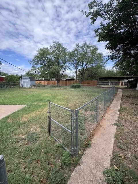 Single Family Residence For Rent in Taylor County , 2626 Garfield Avenue, Abilene, Texas 79601, 4 Bedroom, 2 Bathroom, Garage spaces, 2,248 Sqft, built in 1957, mls#21307056, Real Estate Agent in Abilene, Homes For Rent in Taylor county, Homes For Rent in Abilene, Realtor in Abilene Texas, Real Estate Brokerage Independent Realty Texas, Luminita Cordes Realtor