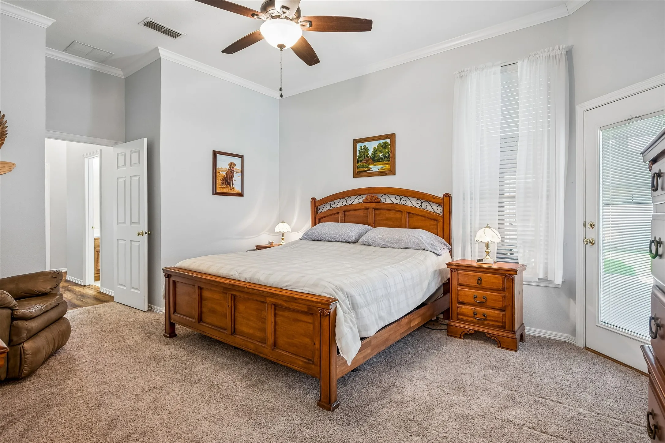 Single Family Residence For Sale in Tarrant County , 516 Hazelnut Court, Saginaw, Texas 76179, 3 Bedroom, 3 Bathroom, 2 Garage spaces, 2,304 Sqft, built in 2002, mls#21327140, Real Estate Agent in Saginaw, Homes For Sale in Tarrant county, Homes For Sale in Saginaw, Realtor in Saginaw Texas, Real Estate Brokerage Independent Realty Texas, Luminita Cordes Realtor