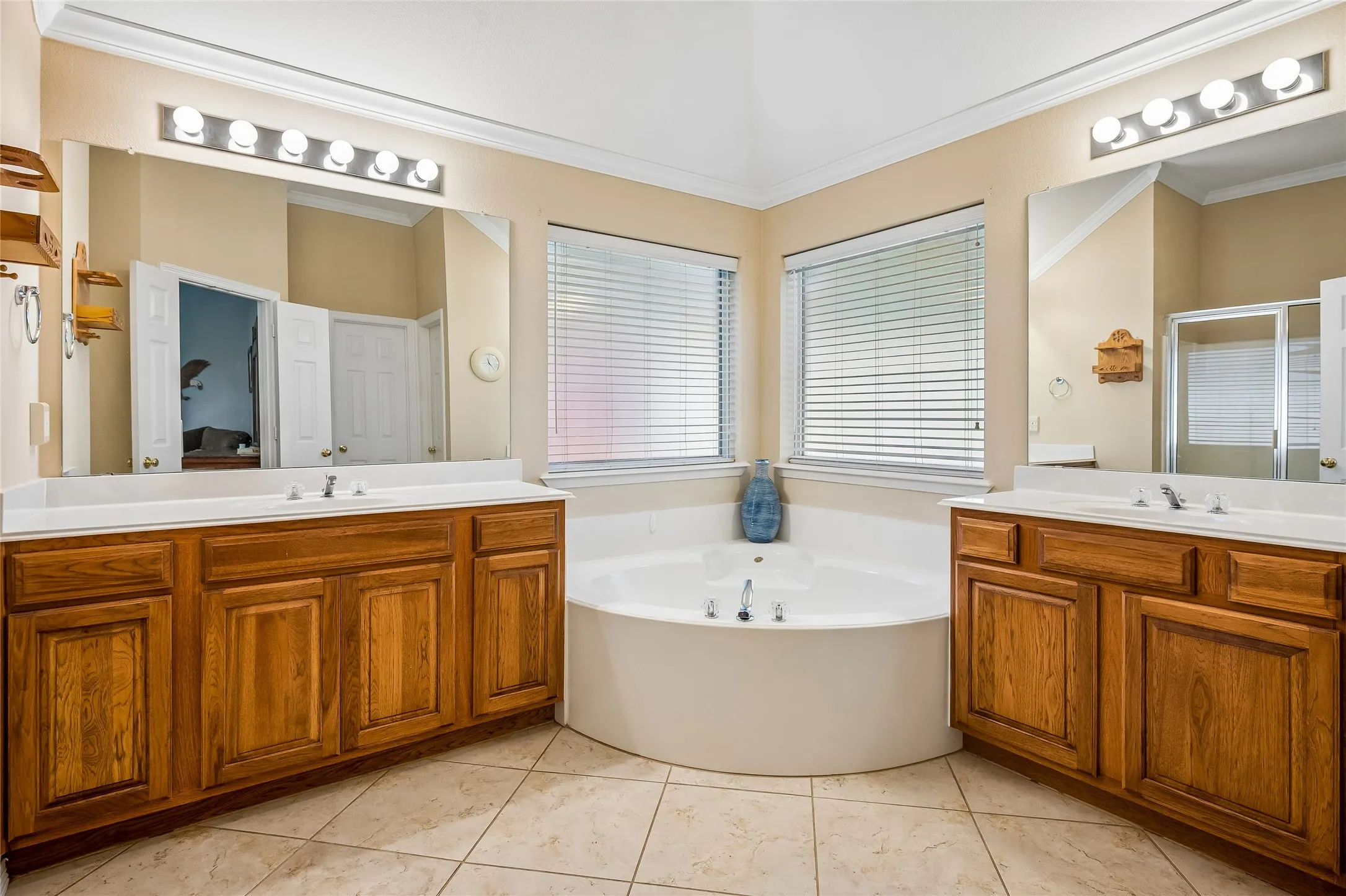 Single Family Residence For Sale in Tarrant County , 516 Hazelnut Court, Saginaw, Texas 76179, 3 Bedroom, 3 Bathroom, 2 Garage spaces, 2,304 Sqft, built in 2002, mls#21327140, Real Estate Agent in Saginaw, Homes For Sale in Tarrant county, Homes For Sale in Saginaw, Realtor in Saginaw Texas, Real Estate Brokerage Independent Realty Texas, Luminita Cordes Realtor