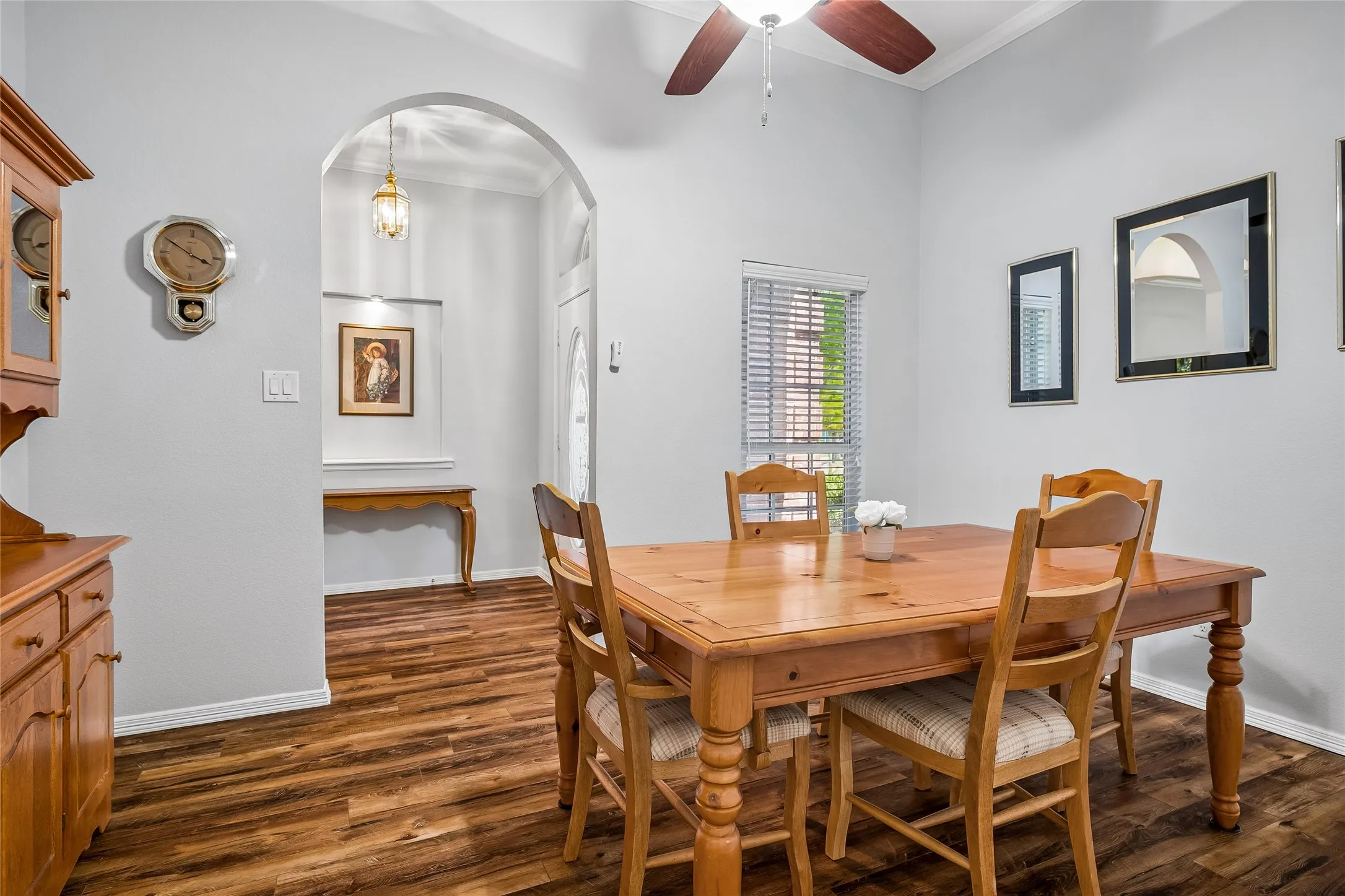Single Family Residence For Sale in Tarrant County , 516 Hazelnut Court, Saginaw, Texas 76179, 3 Bedroom, 3 Bathroom, 2 Garage spaces, 2,304 Sqft, built in 2002, mls#21327140, Real Estate Agent in Saginaw, Homes For Sale in Tarrant county, Homes For Sale in Saginaw, Realtor in Saginaw Texas, Real Estate Brokerage Independent Realty Texas, Luminita Cordes Realtor
