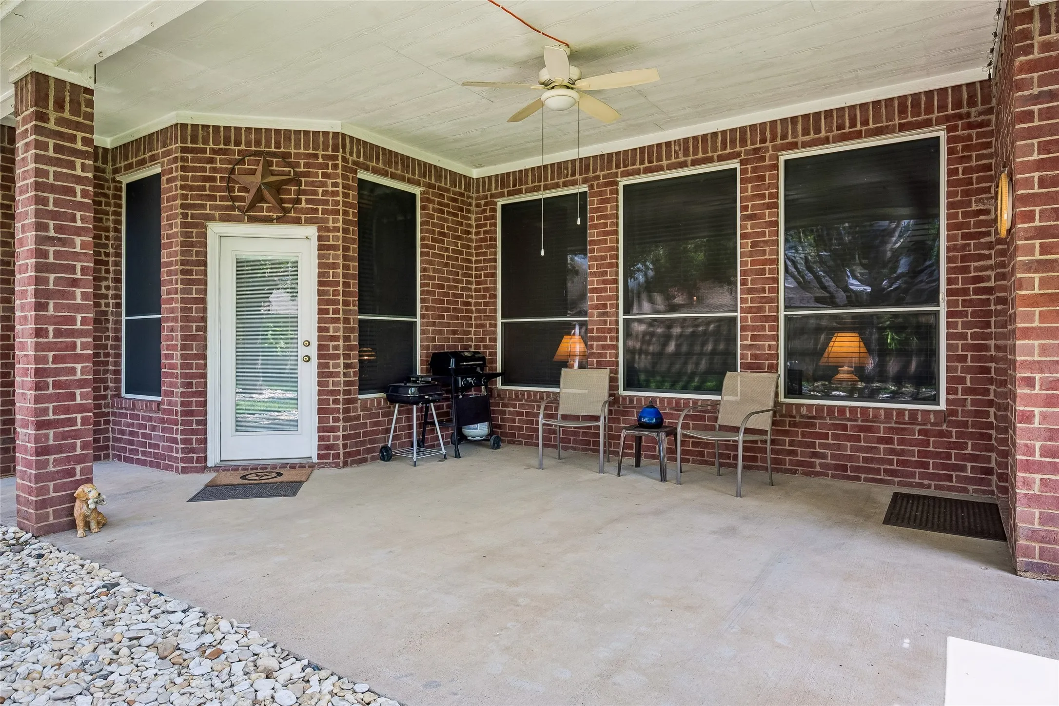 Single Family Residence For Sale in Tarrant County , 516 Hazelnut Court, Saginaw, Texas 76179, 3 Bedroom, 3 Bathroom, 2 Garage spaces, 2,304 Sqft, built in 2002, mls#21327140, Real Estate Agent in Saginaw, Homes For Sale in Tarrant county, Homes For Sale in Saginaw, Realtor in Saginaw Texas, Real Estate Brokerage Independent Realty Texas, Luminita Cordes Realtor