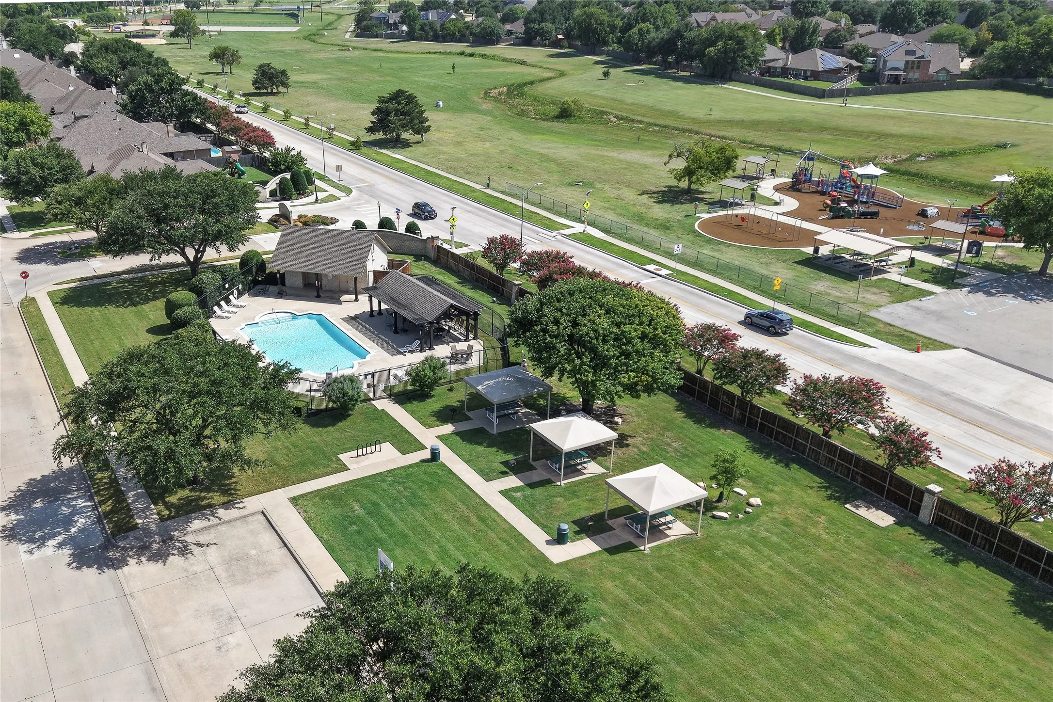 Single Family Residence For Sale in Tarrant County , 516 Hazelnut Court, Saginaw, Texas 76179, 3 Bedroom, 3 Bathroom, 2 Garage spaces, 2,304 Sqft, built in 2002, mls#21327140, Real Estate Agent in Saginaw, Homes For Sale in Tarrant county, Homes For Sale in Saginaw, Realtor in Saginaw Texas, Real Estate Brokerage Independent Realty Texas, Luminita Cordes Realtor