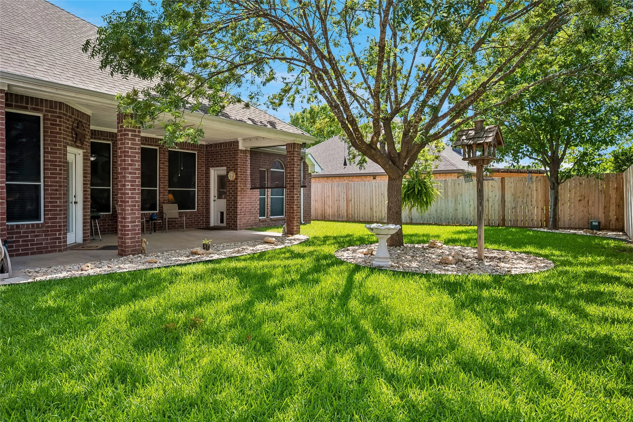 Single Family Residence For Sale in Tarrant County , 516 Hazelnut Court, Saginaw, Texas 76179, 3 Bedroom, 3 Bathroom, 2 Garage spaces, 2,304 Sqft, built in 2002, mls#21327140, Real Estate Agent in Saginaw, Homes For Sale in Tarrant county, Homes For Sale in Saginaw, Realtor in Saginaw Texas, Real Estate Brokerage Independent Realty Texas, Luminita Cordes Realtor
