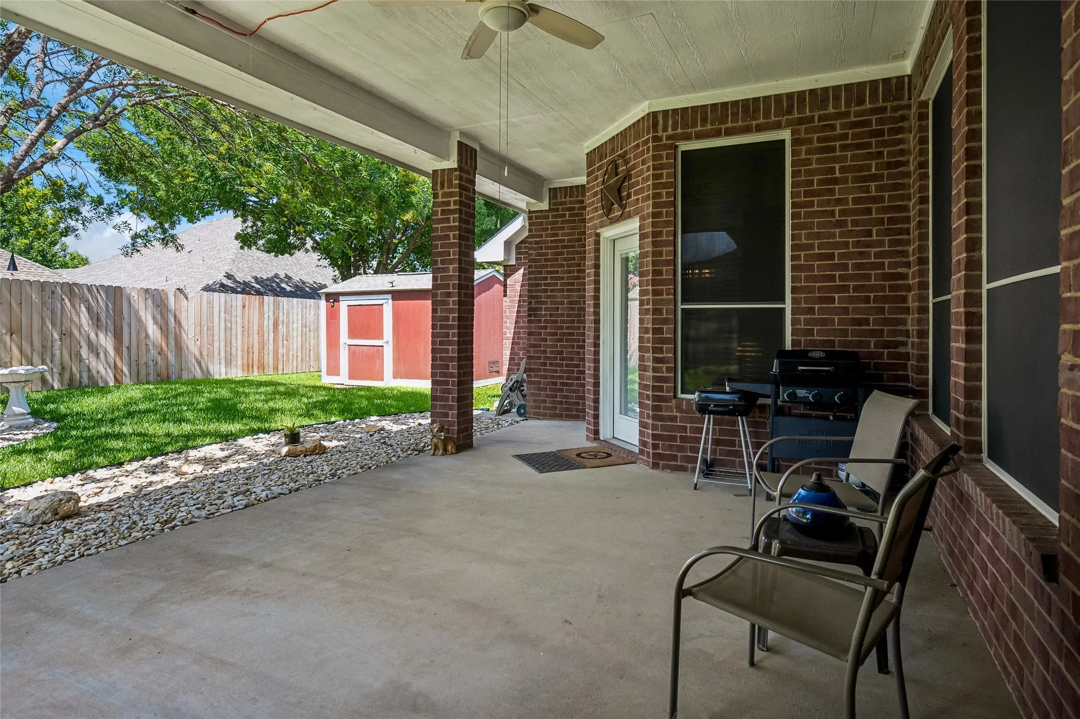 Single Family Residence For Sale in Tarrant County , 516 Hazelnut Court, Saginaw, Texas 76179, 3 Bedroom, 3 Bathroom, 2 Garage spaces, 2,304 Sqft, built in 2002, mls#21327140, Real Estate Agent in Saginaw, Homes For Sale in Tarrant county, Homes For Sale in Saginaw, Realtor in Saginaw Texas, Real Estate Brokerage Independent Realty Texas, Luminita Cordes Realtor