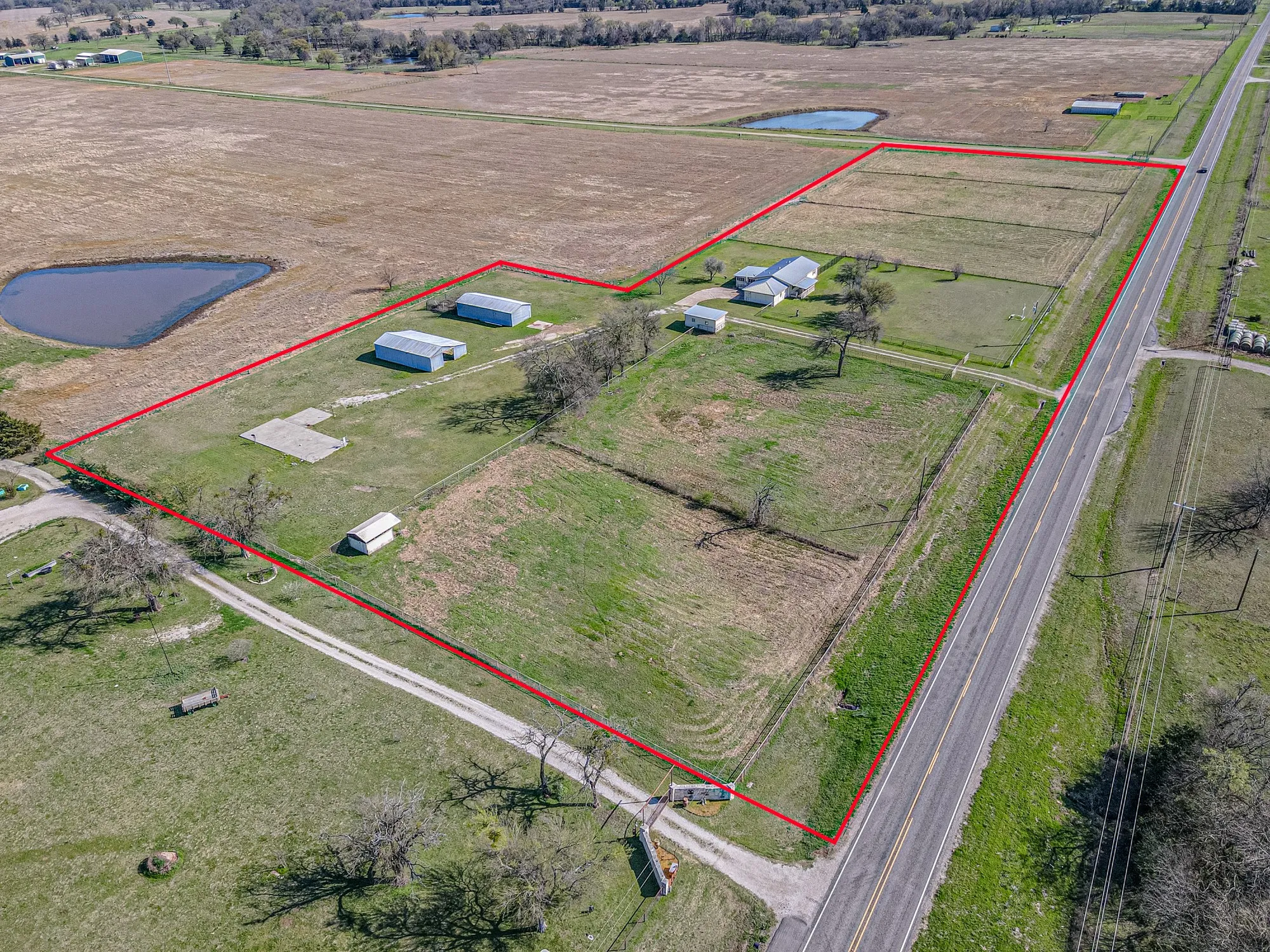 Single Family Residence For Sale in Hunt County , 2721 Fm 2649, Lone Oak, Texas 75453, 3 Bedrooms, 2 Bathrooms, 2 Garage spaces, 1,456 Sqft, built in 1983, Price $435,000, mls#21331564, Real Estate Agent in Lone Oak, Homes For Sale in Hunt county, Homes For Sale in Lone Oak, Realtor in Lone Oak Texas, Real Estate Brokerage Independent Realty Texas, Luminita Cordes Realtor