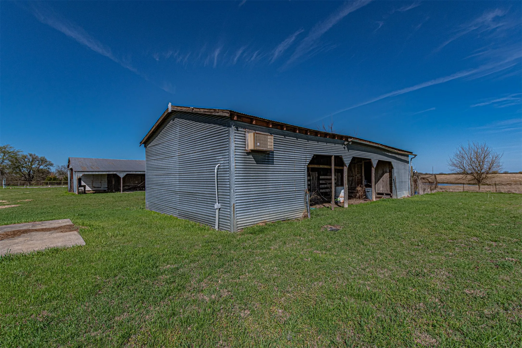 Single Family Residence For Sale in Hunt County , 2721 Fm 2649, Lone Oak, Texas 75453, 3 Bedrooms, 2 Bathrooms, 2 Garage spaces, 1,456 Sqft, built in 1983, Price $435,000, mls#21331564, Real Estate Agent in Lone Oak, Homes For Sale in Hunt county, Homes For Sale in Lone Oak, Realtor in Lone Oak Texas, Real Estate Brokerage Independent Realty Texas, Luminita Cordes Realtor