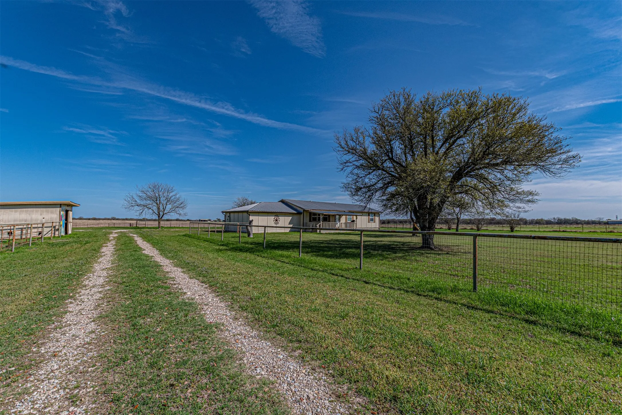 Single Family Residence For Sale in Hunt County , 2721 Fm 2649, Lone Oak, Texas 75453, 3 Bedrooms, 2 Bathrooms, 2 Garage spaces, 1,456 Sqft, built in 1983, Price $435,000, mls#21331564, Real Estate Agent in Lone Oak, Homes For Sale in Hunt county, Homes For Sale in Lone Oak, Realtor in Lone Oak Texas, Real Estate Brokerage Independent Realty Texas, Luminita Cordes Realtor