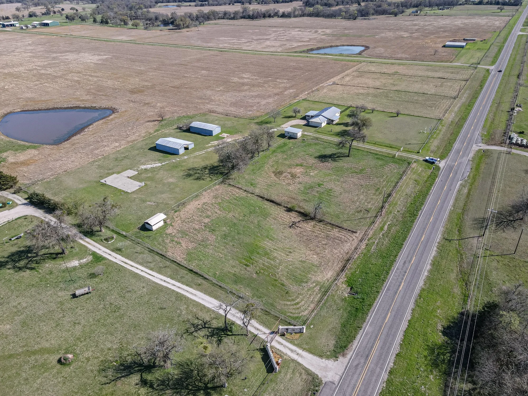 Single Family Residence For Sale in Hunt County , 2721 Fm 2649, Lone Oak, Texas 75453, 3 Bedrooms, 2 Bathrooms, 2 Garage spaces, 1,456 Sqft, built in 1983, Price $435,000, mls#21331564, Real Estate Agent in Lone Oak, Homes For Sale in Hunt county, Homes For Sale in Lone Oak, Realtor in Lone Oak Texas, Real Estate Brokerage Independent Realty Texas, Luminita Cordes Realtor