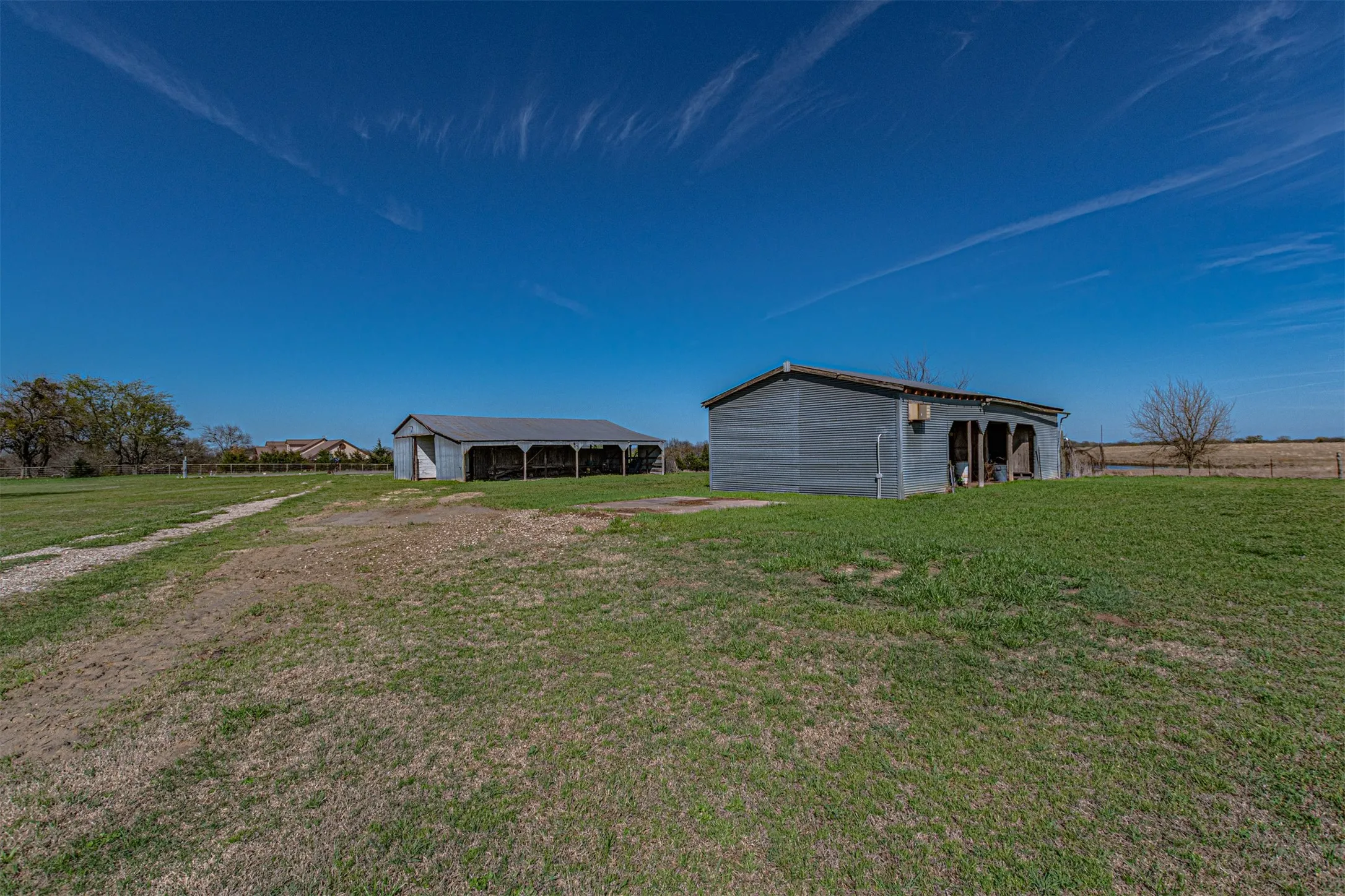 Single Family Residence For Sale in Hunt County , 2721 Fm 2649, Lone Oak, Texas 75453, 3 Bedrooms, 2 Bathrooms, 2 Garage spaces, 1,456 Sqft, built in 1983, Price $435,000, mls#21331564, Real Estate Agent in Lone Oak, Homes For Sale in Hunt county, Homes For Sale in Lone Oak, Realtor in Lone Oak Texas, Real Estate Brokerage Independent Realty Texas, Luminita Cordes Realtor