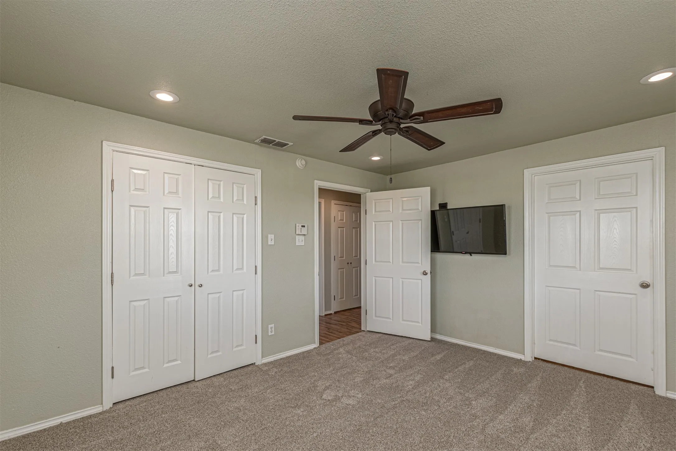 Single Family Residence For Sale in Hunt County , 2721 Fm 2649, Lone Oak, Texas 75453, 3 Bedrooms, 2 Bathrooms, 2 Garage spaces, 1,456 Sqft, built in 1983, Price $435,000, mls#21331564, Real Estate Agent in Lone Oak, Homes For Sale in Hunt county, Homes For Sale in Lone Oak, Realtor in Lone Oak Texas, Real Estate Brokerage Independent Realty Texas, Luminita Cordes Realtor