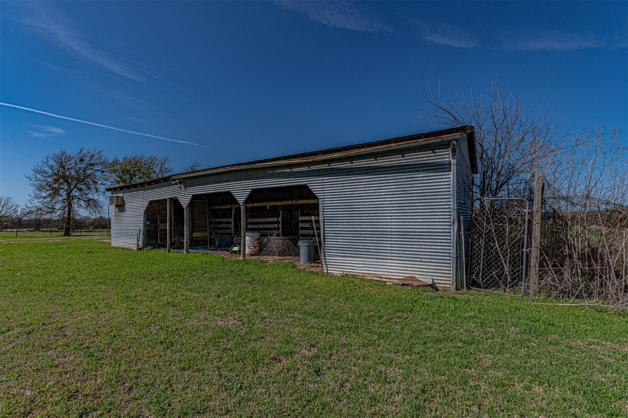 Single Family Residence For Sale in Hunt County , 2721 Fm 2649, Lone Oak, Texas 75453, 3 Bedrooms, 2 Bathrooms, 2 Garage spaces, 1,456 Sqft, built in 1983, Price $435,000, mls#21331564, Real Estate Agent in Lone Oak, Homes For Sale in Hunt county, Homes For Sale in Lone Oak, Realtor in Lone Oak Texas, Real Estate Brokerage Independent Realty Texas, Luminita Cordes Realtor