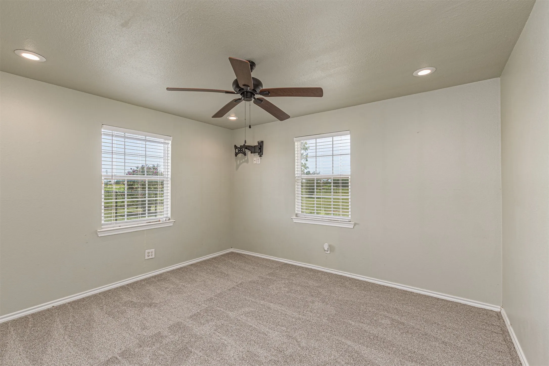 Single Family Residence For Sale in Hunt County , 2721 Fm 2649, Lone Oak, Texas 75453, 3 Bedrooms, 2 Bathrooms, 2 Garage spaces, 1,456 Sqft, built in 1983, Price $435,000, mls#21331564, Real Estate Agent in Lone Oak, Homes For Sale in Hunt county, Homes For Sale in Lone Oak, Realtor in Lone Oak Texas, Real Estate Brokerage Independent Realty Texas, Luminita Cordes Realtor