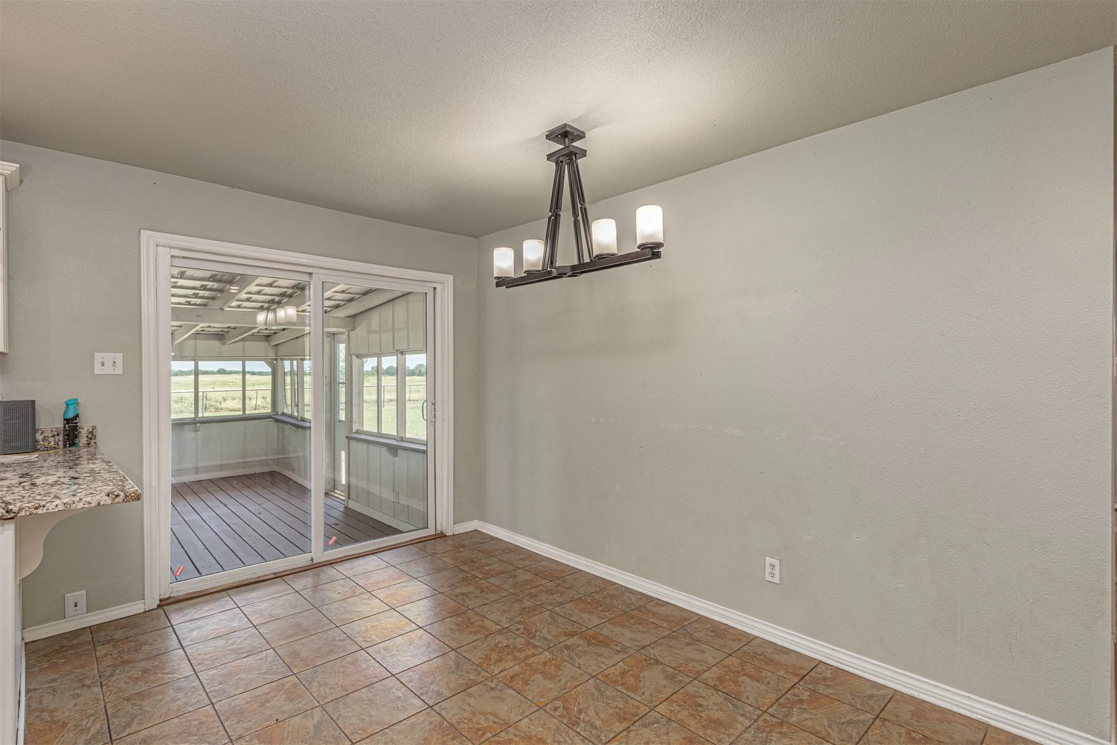Single Family Residence For Sale in Hunt County , 2721 Fm 2649, Lone Oak, Texas 75453, 3 Bedrooms, 2 Bathrooms, 2 Garage spaces, 1,456 Sqft, built in 1983, Price $435,000, mls#21331564, Real Estate Agent in Lone Oak, Homes For Sale in Hunt county, Homes For Sale in Lone Oak, Realtor in Lone Oak Texas, Real Estate Brokerage Independent Realty Texas, Luminita Cordes Realtor