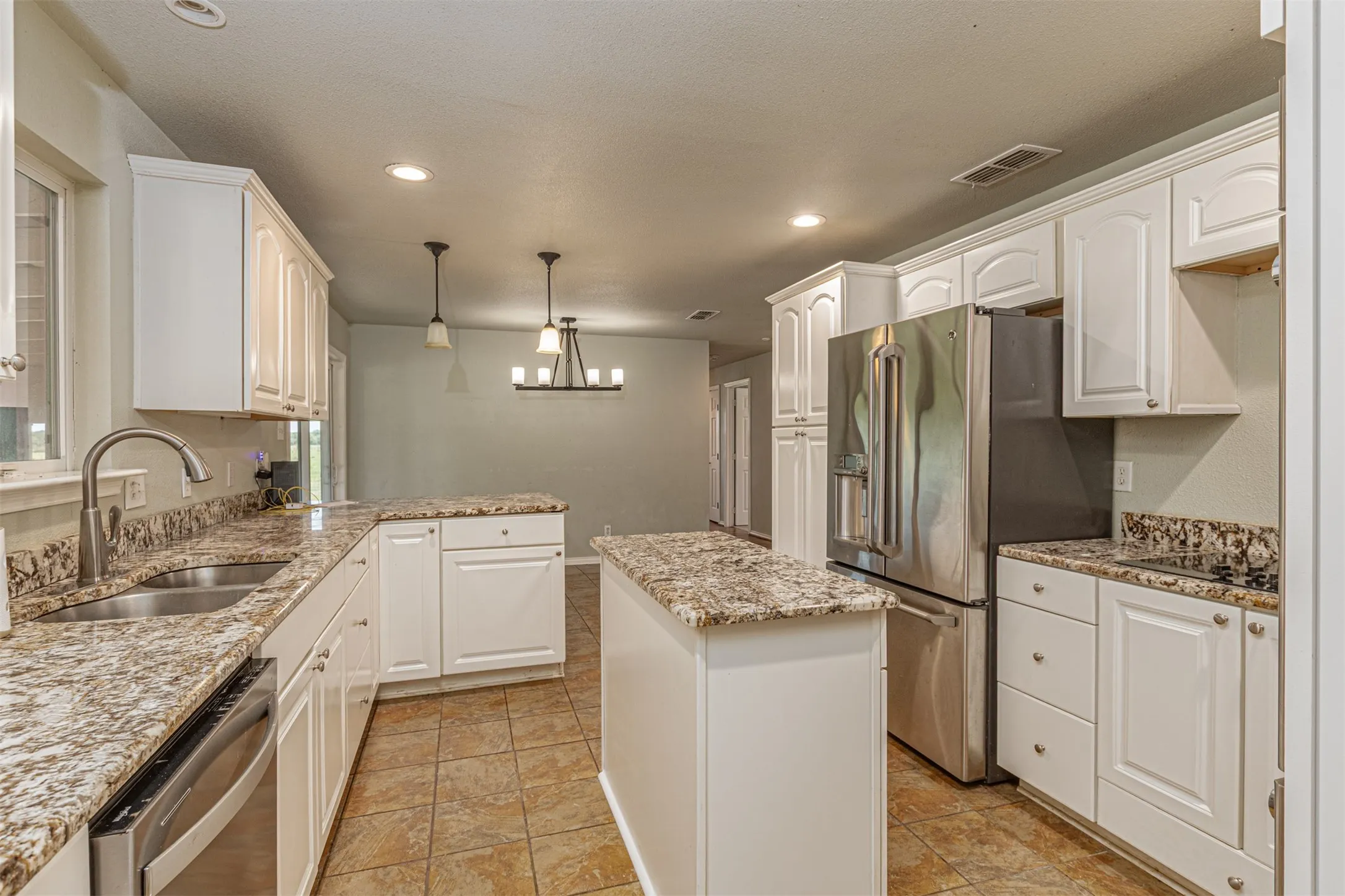 Single Family Residence For Sale in Hunt County , 2721 Fm 2649, Lone Oak, Texas 75453, 3 Bedrooms, 2 Bathrooms, 2 Garage spaces, 1,456 Sqft, built in 1983, Price $435,000, mls#21331564, Real Estate Agent in Lone Oak, Homes For Sale in Hunt county, Homes For Sale in Lone Oak, Realtor in Lone Oak Texas, Real Estate Brokerage Independent Realty Texas, Luminita Cordes Realtor
