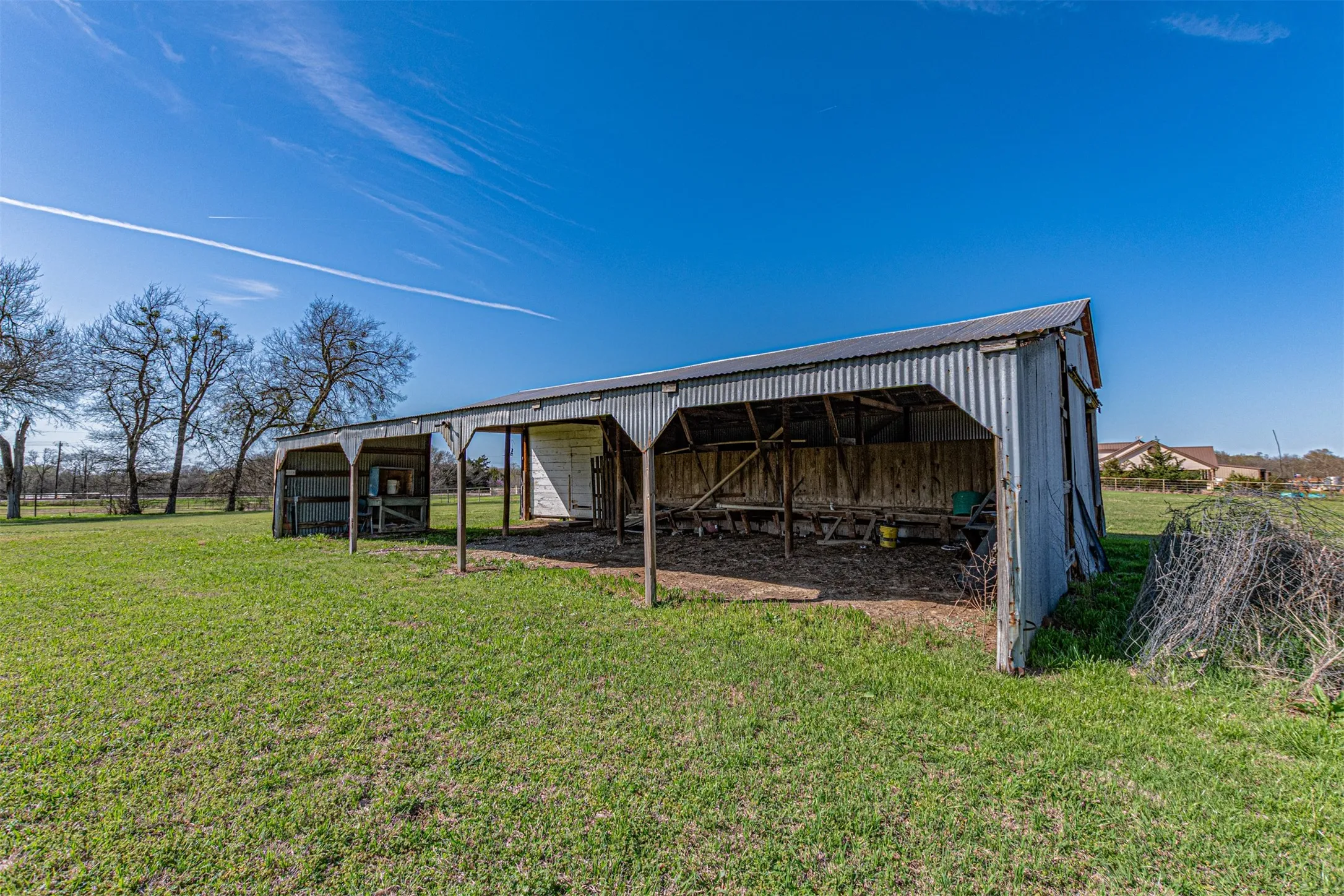 Single Family Residence For Sale in Hunt County , 2721 Fm 2649, Lone Oak, Texas 75453, 3 Bedrooms, 2 Bathrooms, 2 Garage spaces, 1,456 Sqft, built in 1983, Price $435,000, mls#21331564, Real Estate Agent in Lone Oak, Homes For Sale in Hunt county, Homes For Sale in Lone Oak, Realtor in Lone Oak Texas, Real Estate Brokerage Independent Realty Texas, Luminita Cordes Realtor