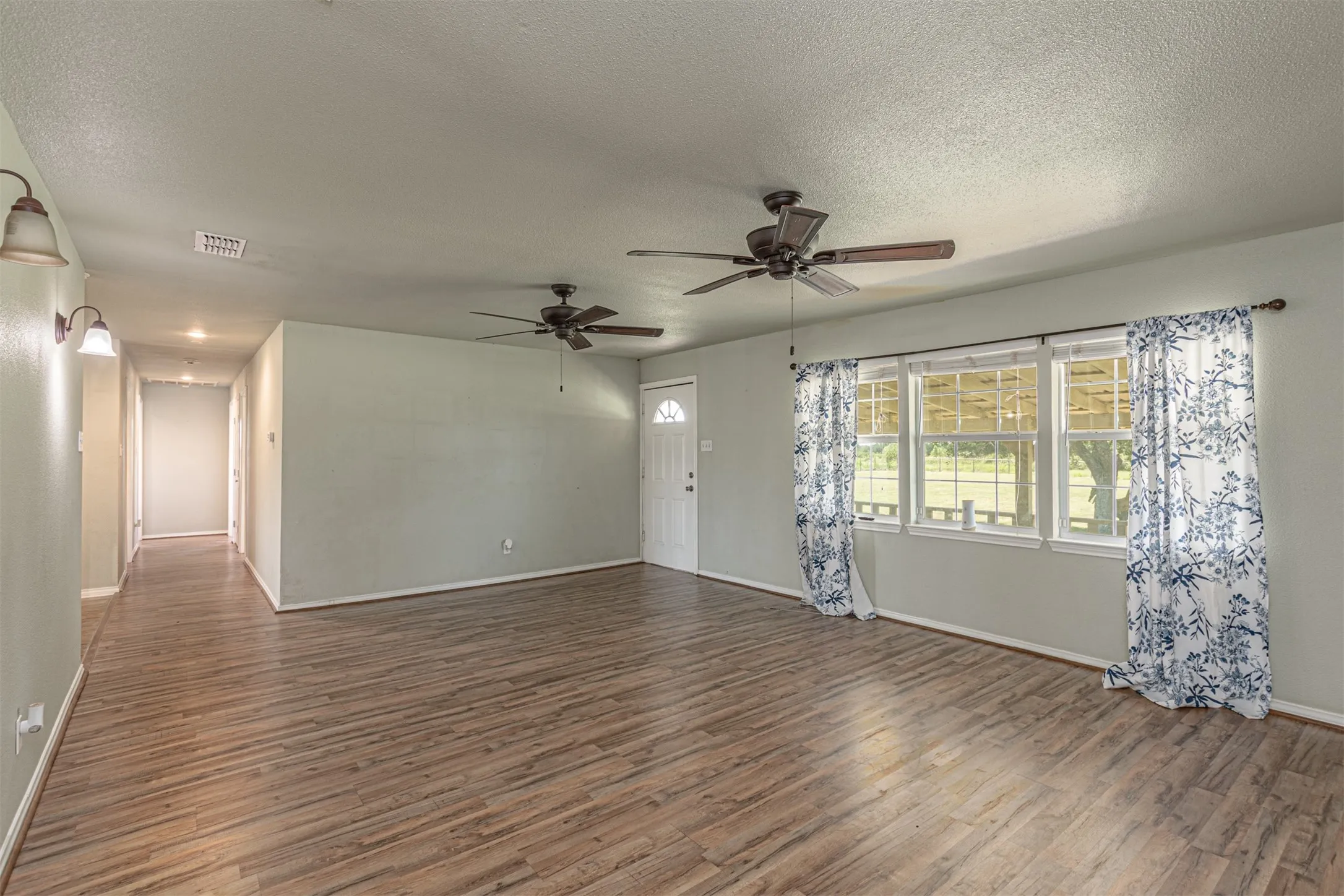 Single Family Residence For Sale in Hunt County , 2721 Fm 2649, Lone Oak, Texas 75453, 3 Bedrooms, 2 Bathrooms, 2 Garage spaces, 1,456 Sqft, built in 1983, Price $435,000, mls#21331564, Real Estate Agent in Lone Oak, Homes For Sale in Hunt county, Homes For Sale in Lone Oak, Realtor in Lone Oak Texas, Real Estate Brokerage Independent Realty Texas, Luminita Cordes Realtor
