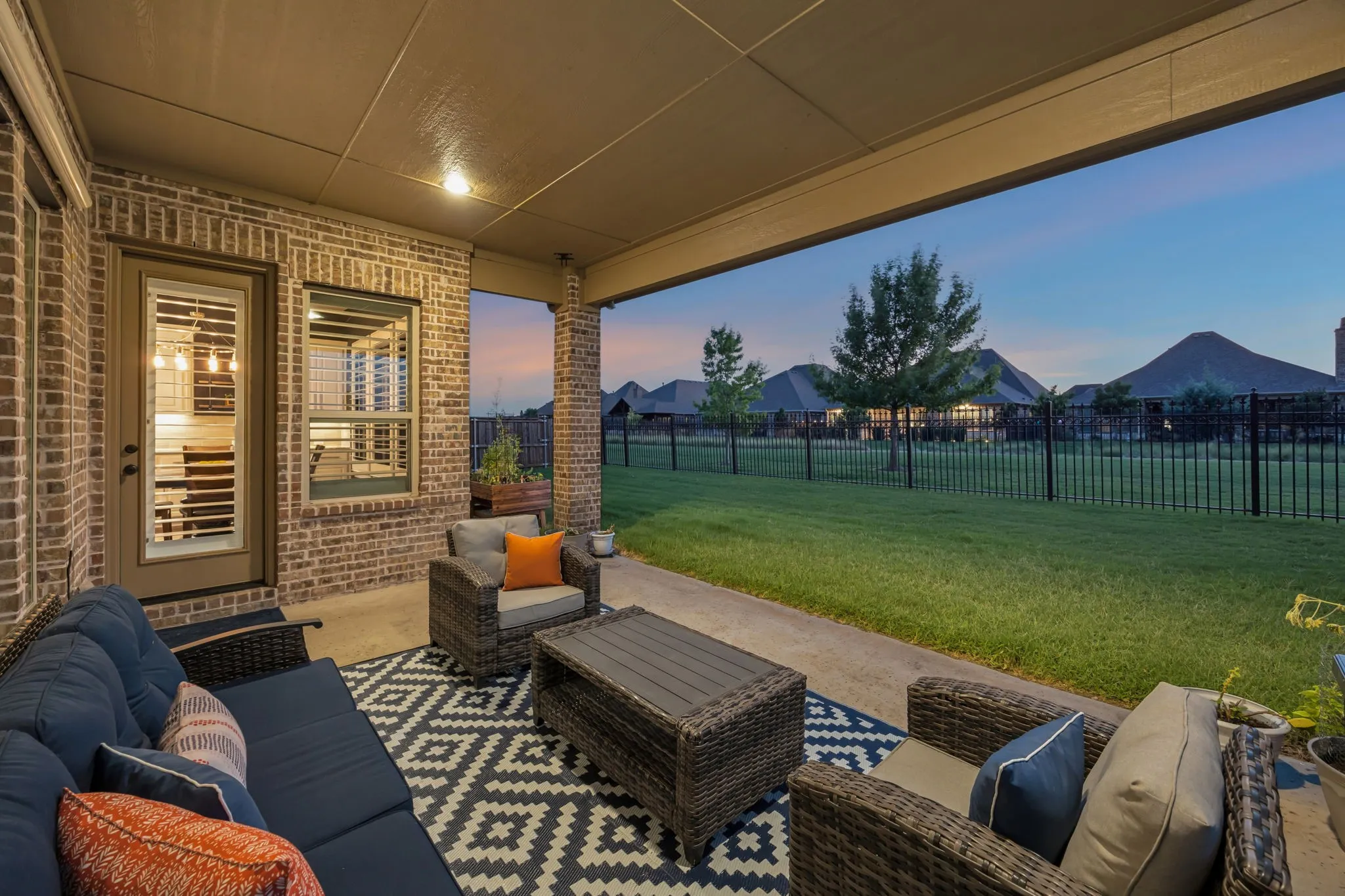 Single Family Residence For Sale in Denton County , 7812 Ivey, The Colony, Texas 75056, 5 Bedroom, 6 Bathroom, 3 Garage spaces, 4,415 Sqft, built in 2017, mls#21329564, Real Estate Agent in The Colony, Homes For Sale in Denton county, Homes For Sale in The Colony, Realtor in The Colony Texas, Real Estate Brokerage Independent Realty Texas, Luminita Cordes Realtor