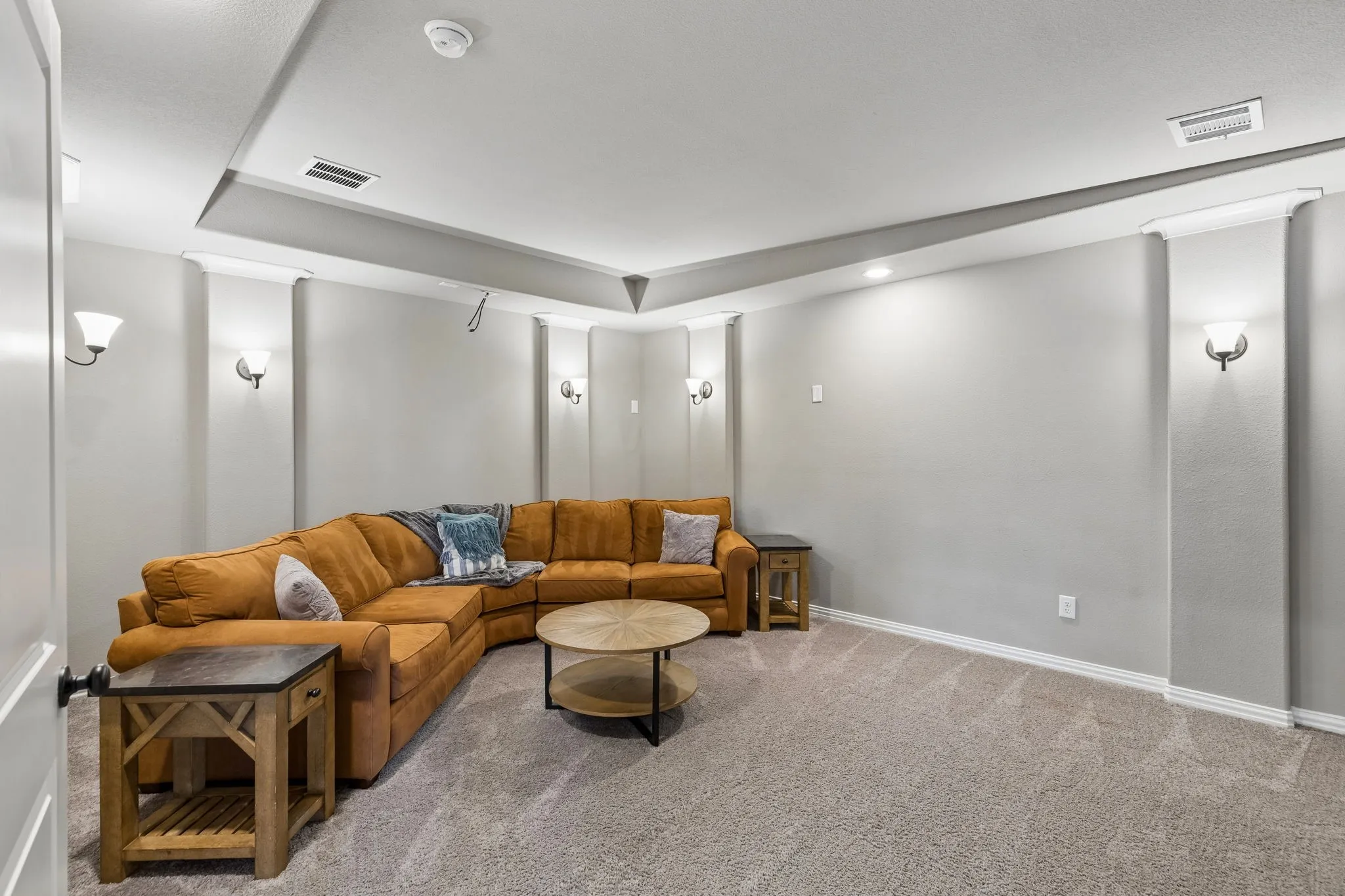 Single Family Residence For Sale in Denton County , 7812 Ivey, The Colony, Texas 75056, 5 Bedroom, 6 Bathroom, 3 Garage spaces, 4,415 Sqft, built in 2017, mls#21329564, Real Estate Agent in The Colony, Homes For Sale in Denton county, Homes For Sale in The Colony, Realtor in The Colony Texas, Real Estate Brokerage Independent Realty Texas, Luminita Cordes Realtor
