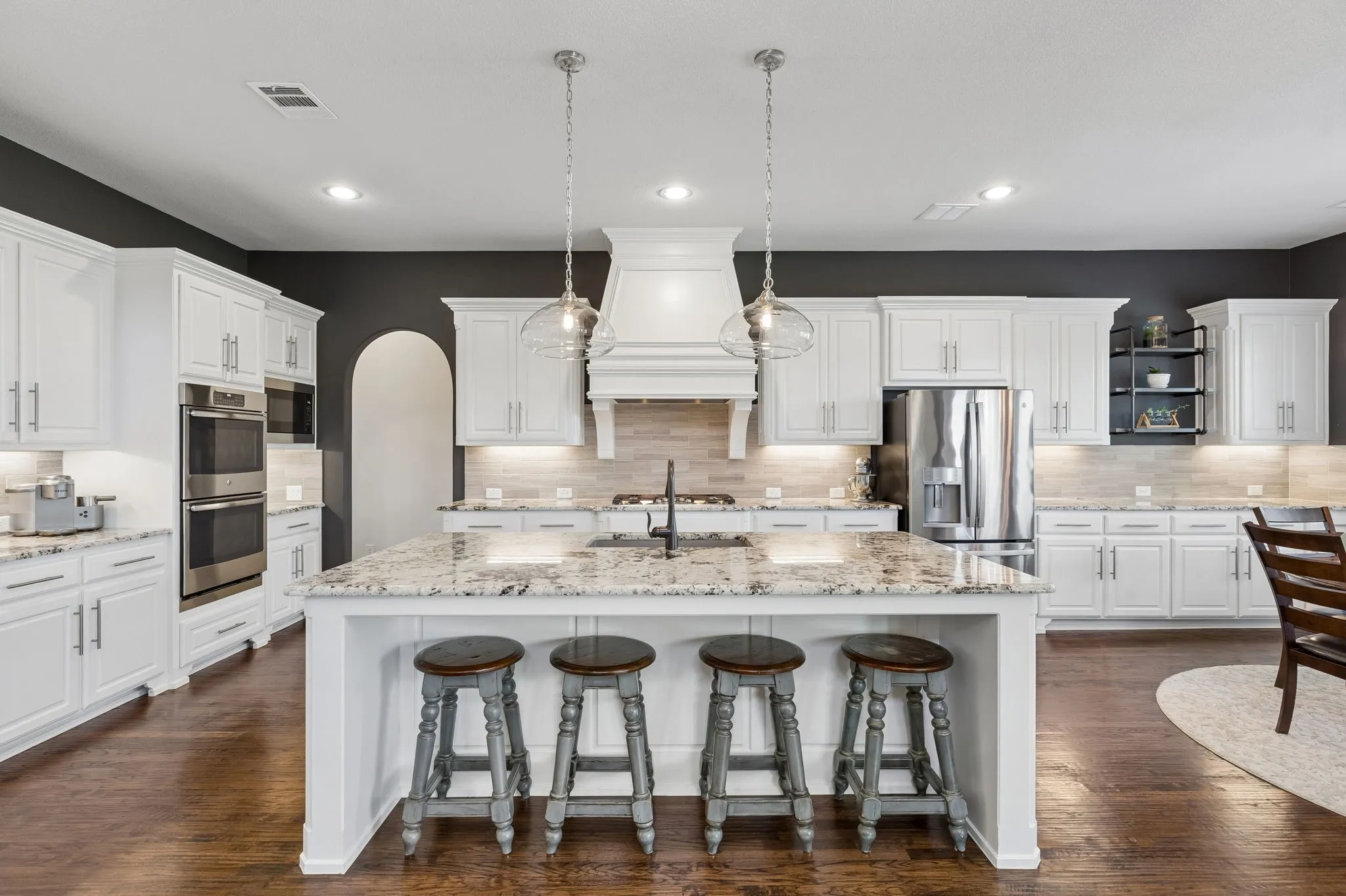 Single Family Residence For Sale in Denton County , 7812 Ivey, The Colony, Texas 75056, 5 Bedroom, 6 Bathroom, 3 Garage spaces, 4,415 Sqft, built in 2017, mls#21329564, Real Estate Agent in The Colony, Homes For Sale in Denton county, Homes For Sale in The Colony, Realtor in The Colony Texas, Real Estate Brokerage Independent Realty Texas, Luminita Cordes Realtor