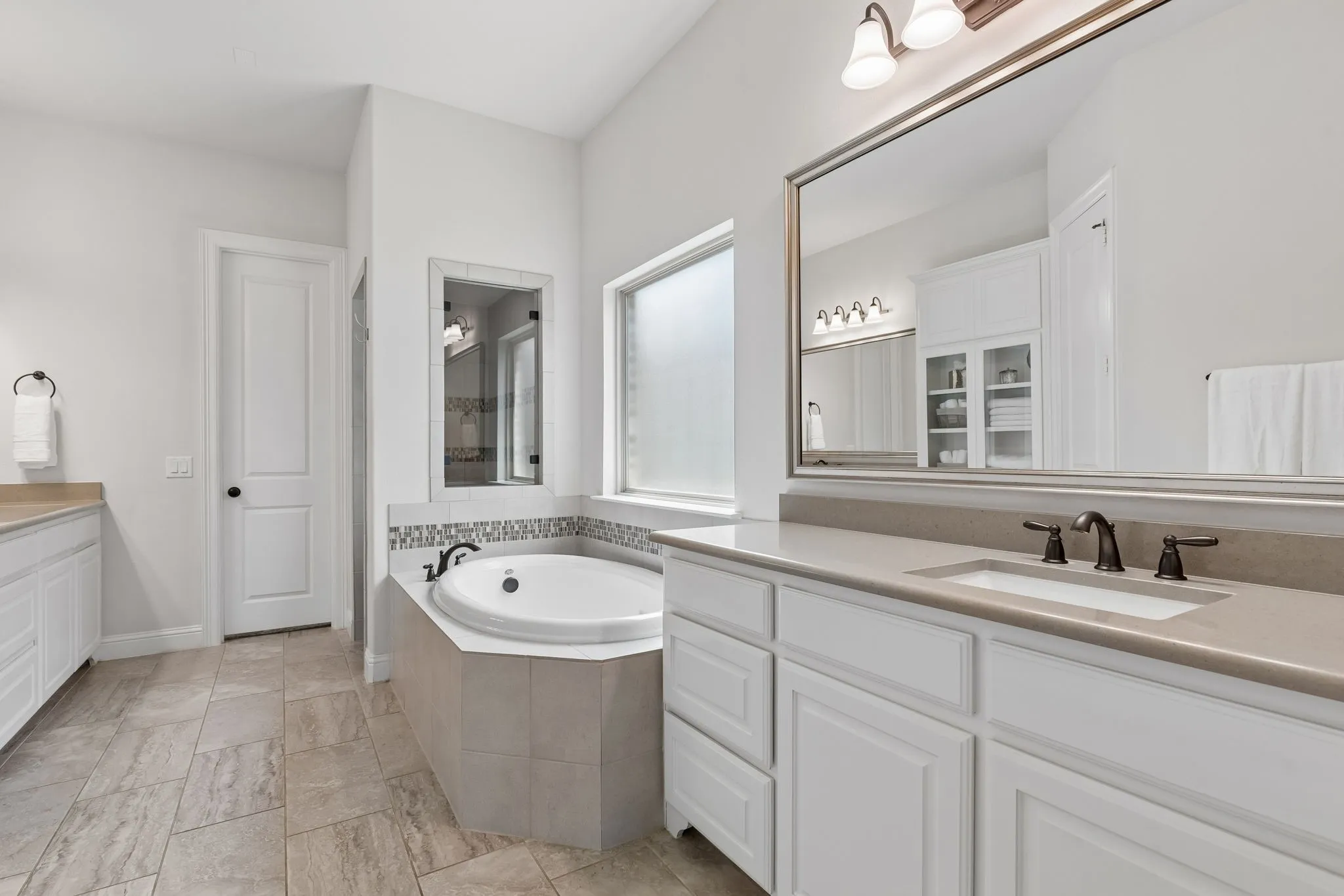 Primary Ensuite Bath