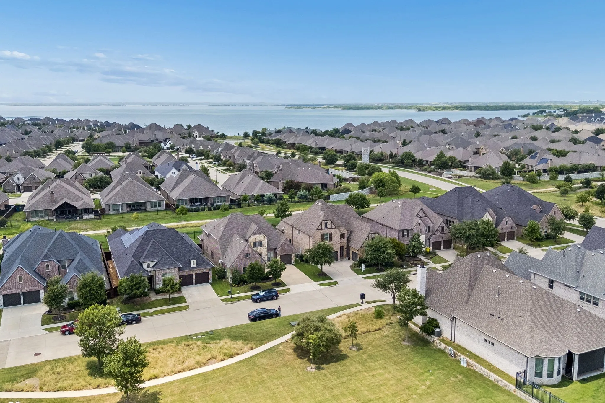 Single Family Residence For Sale in Denton County , 7812 Ivey, The Colony, Texas 75056, 5 Bedroom, 6 Bathroom, 3 Garage spaces, 4,415 Sqft, built in 2017, mls#21329564, Real Estate Agent in The Colony, Homes For Sale in Denton county, Homes For Sale in The Colony, Realtor in The Colony Texas, Real Estate Brokerage Independent Realty Texas, Luminita Cordes Realtor