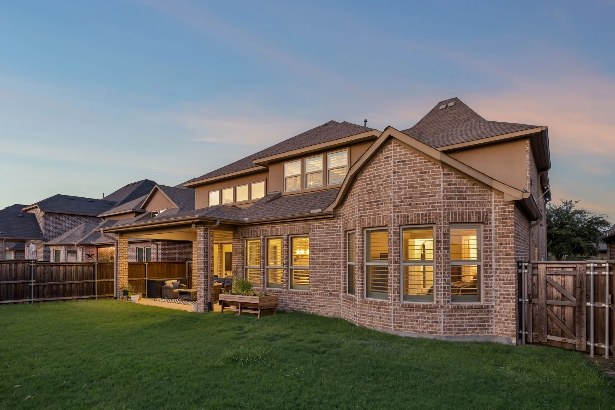 Single Family Residence For Sale in Denton County , 7812 Ivey, The Colony, Texas 75056, 5 Bedroom, 6 Bathroom, 3 Garage spaces, 4,415 Sqft, built in 2017, mls#21329564, Real Estate Agent in The Colony, Homes For Sale in Denton county, Homes For Sale in The Colony, Realtor in The Colony Texas, Real Estate Brokerage Independent Realty Texas, Luminita Cordes Realtor