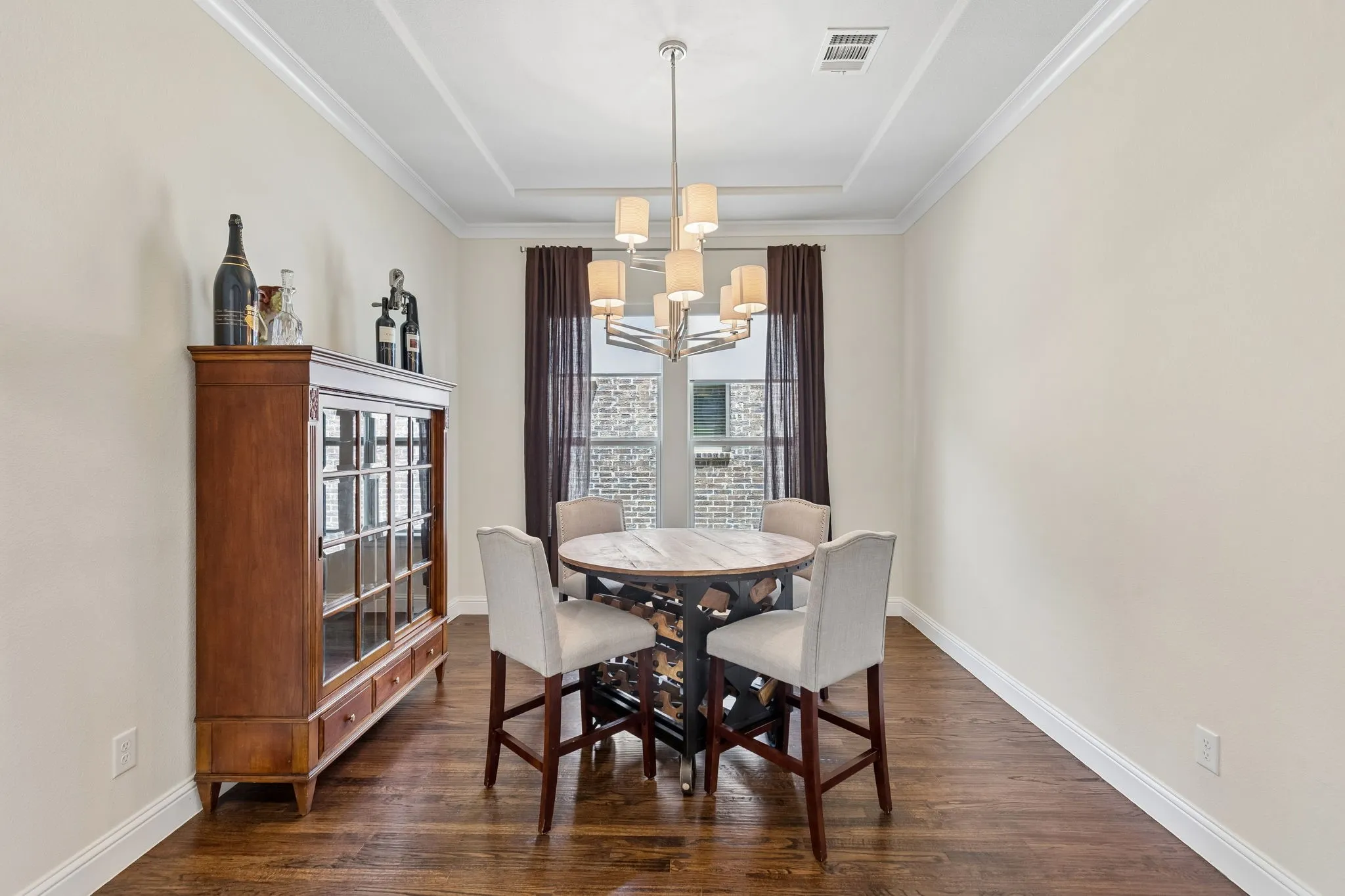 Single Family Residence For Sale in Denton County , 7812 Ivey, The Colony, Texas 75056, 5 Bedroom, 6 Bathroom, 3 Garage spaces, 4,415 Sqft, built in 2017, mls#21329564, Real Estate Agent in The Colony, Homes For Sale in Denton county, Homes For Sale in The Colony, Realtor in The Colony Texas, Real Estate Brokerage Independent Realty Texas, Luminita Cordes Realtor