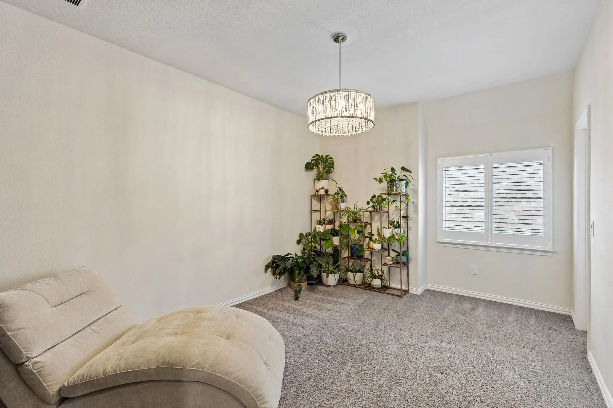 Single Family Residence For Sale in Denton County , 7812 Ivey, The Colony, Texas 75056, 5 Bedroom, 6 Bathroom, 3 Garage spaces, 4,415 Sqft, built in 2017, mls#21329564, Real Estate Agent in The Colony, Homes For Sale in Denton county, Homes For Sale in The Colony, Realtor in The Colony Texas, Real Estate Brokerage Independent Realty Texas, Luminita Cordes Realtor