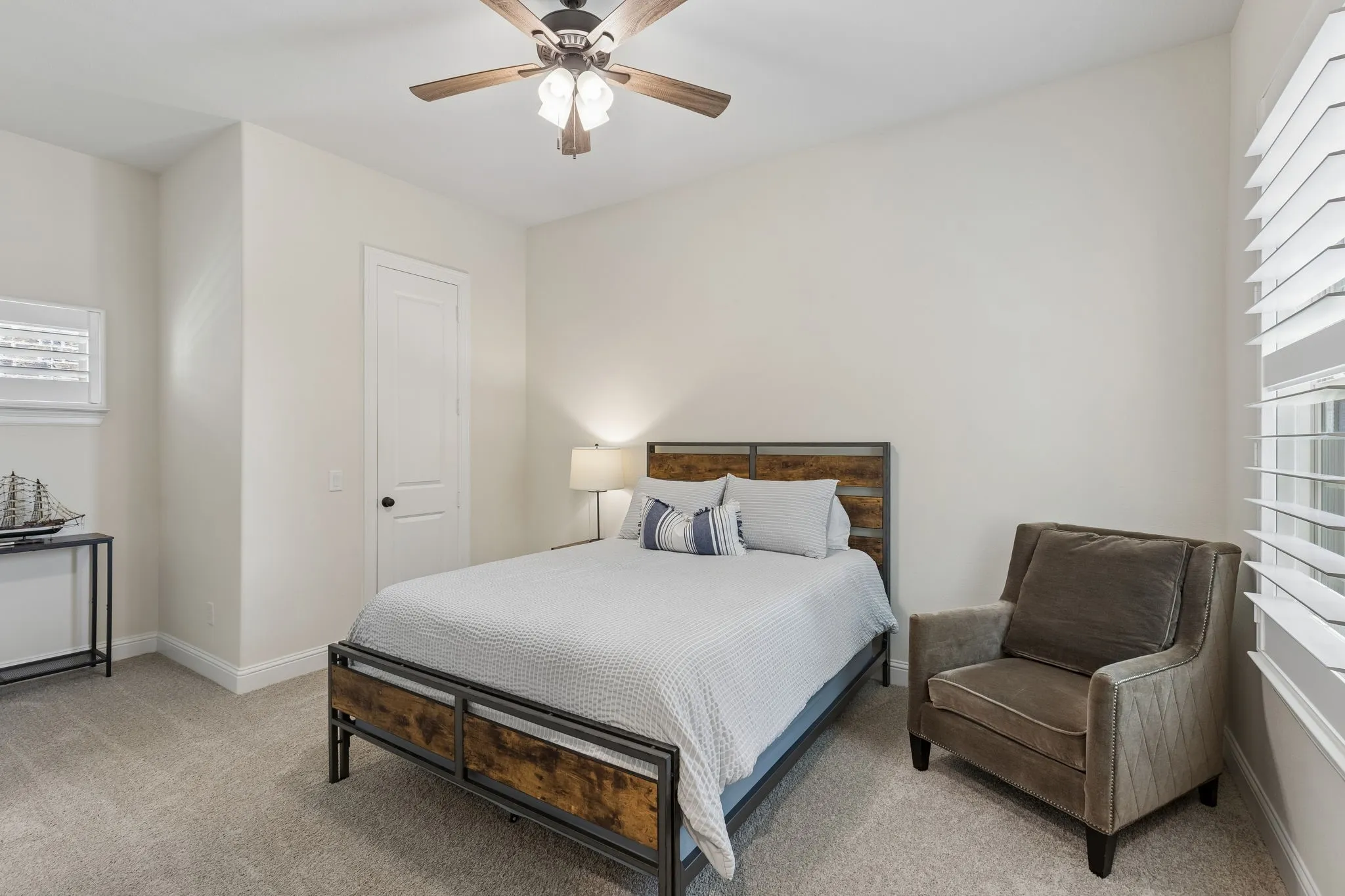 Single Family Residence For Sale in Denton County , 7812 Ivey, The Colony, Texas 75056, 5 Bedroom, 6 Bathroom, 3 Garage spaces, 4,415 Sqft, built in 2017, mls#21329564, Real Estate Agent in The Colony, Homes For Sale in Denton county, Homes For Sale in The Colony, Realtor in The Colony Texas, Real Estate Brokerage Independent Realty Texas, Luminita Cordes Realtor