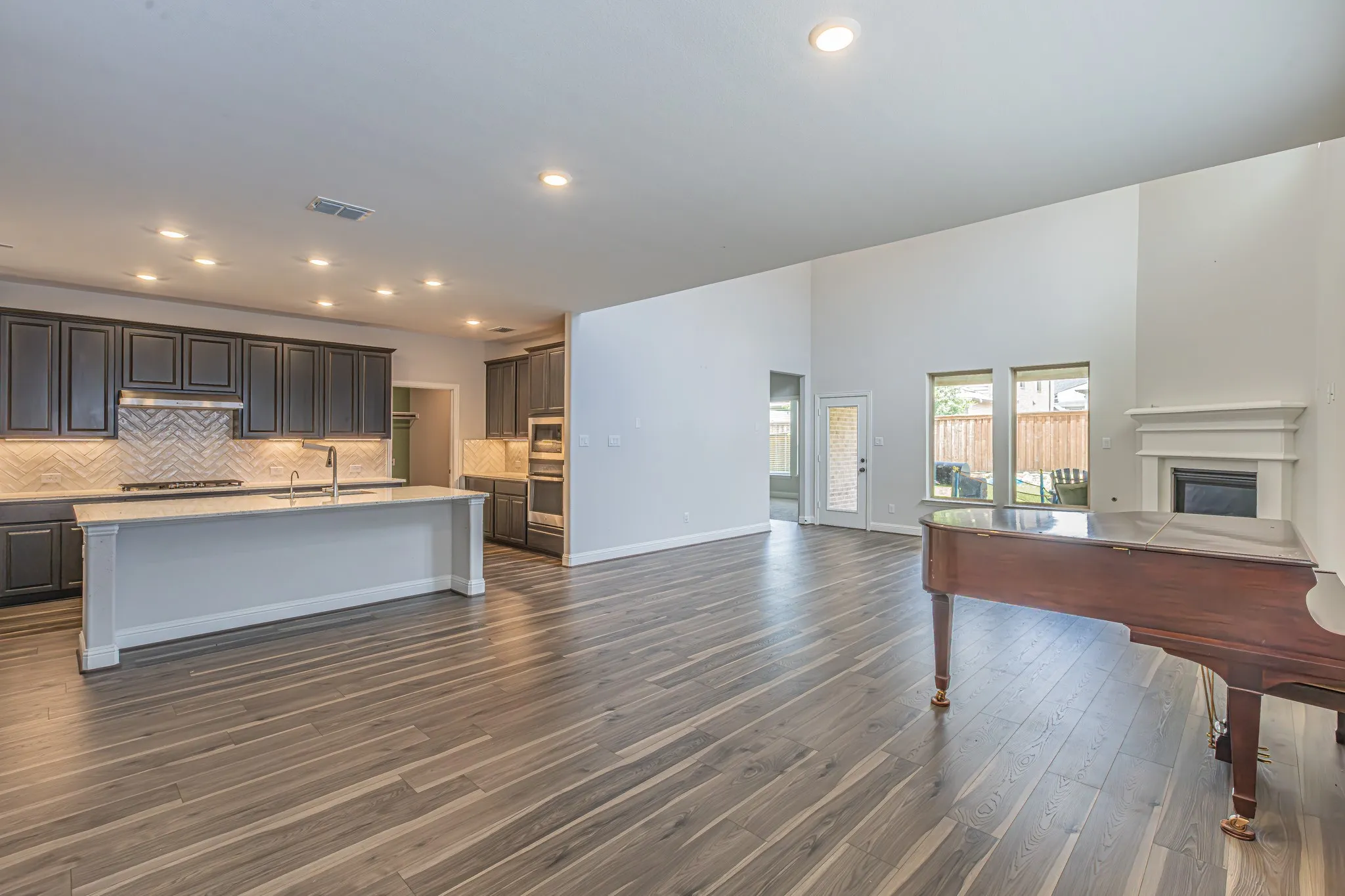 Single Family Residence For Sale in Collin County , 1934 Stonebrook Street, Celina, Texas 75009, 4 Bedroom, 4 Bathroom, 2 Garage spaces, 3,294 Sqft, built in 2023, mls#21320339, Real Estate Agent in Celina, Homes For Sale in Collin county, Homes For Sale in Celina, Realtor in Celina Texas, Real Estate Brokerage Independent Realty Texas, Luminita Cordes Realtor
