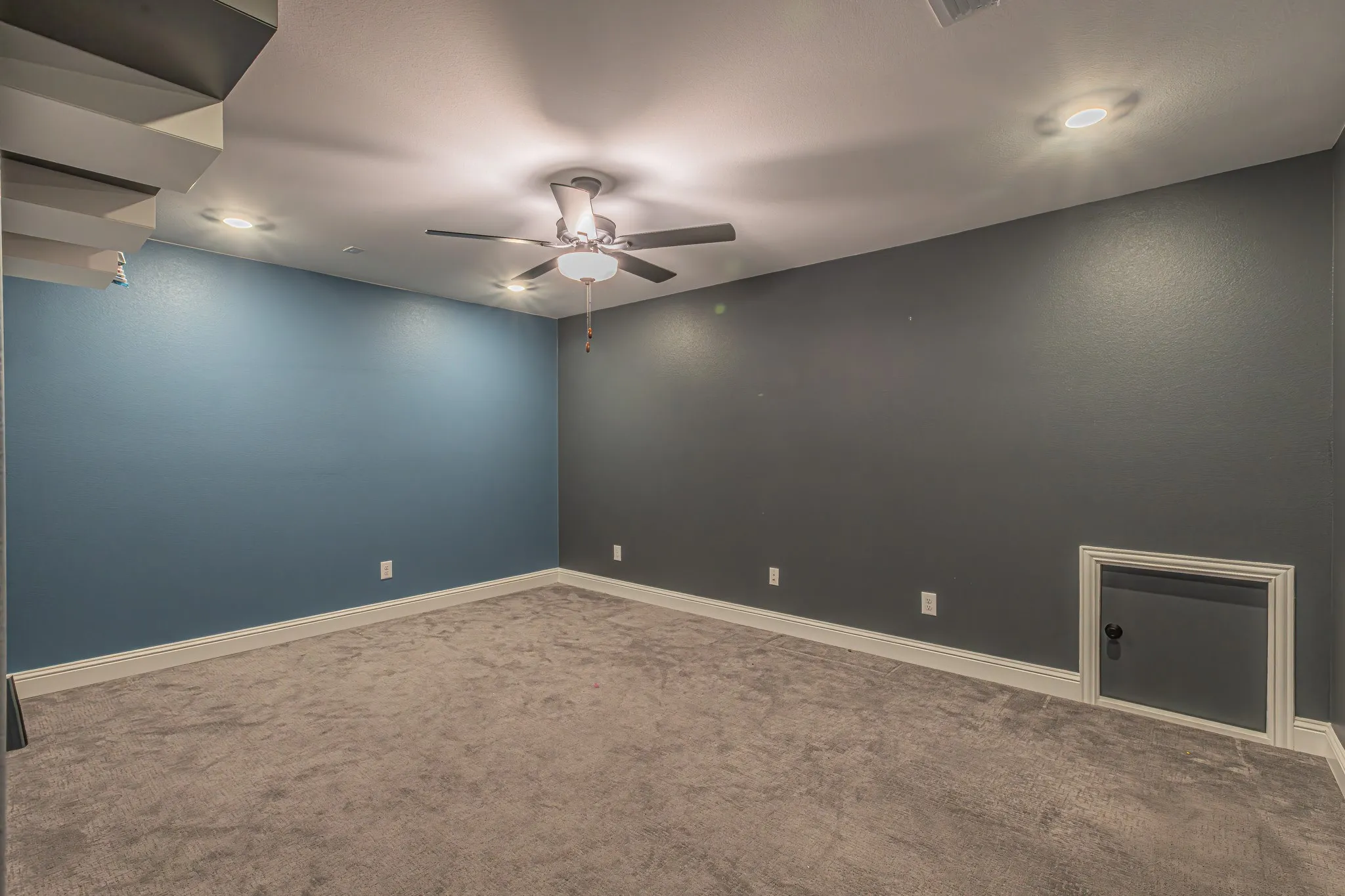 Room with plush carpet flooring, recessed lighting, and a ceiling fan