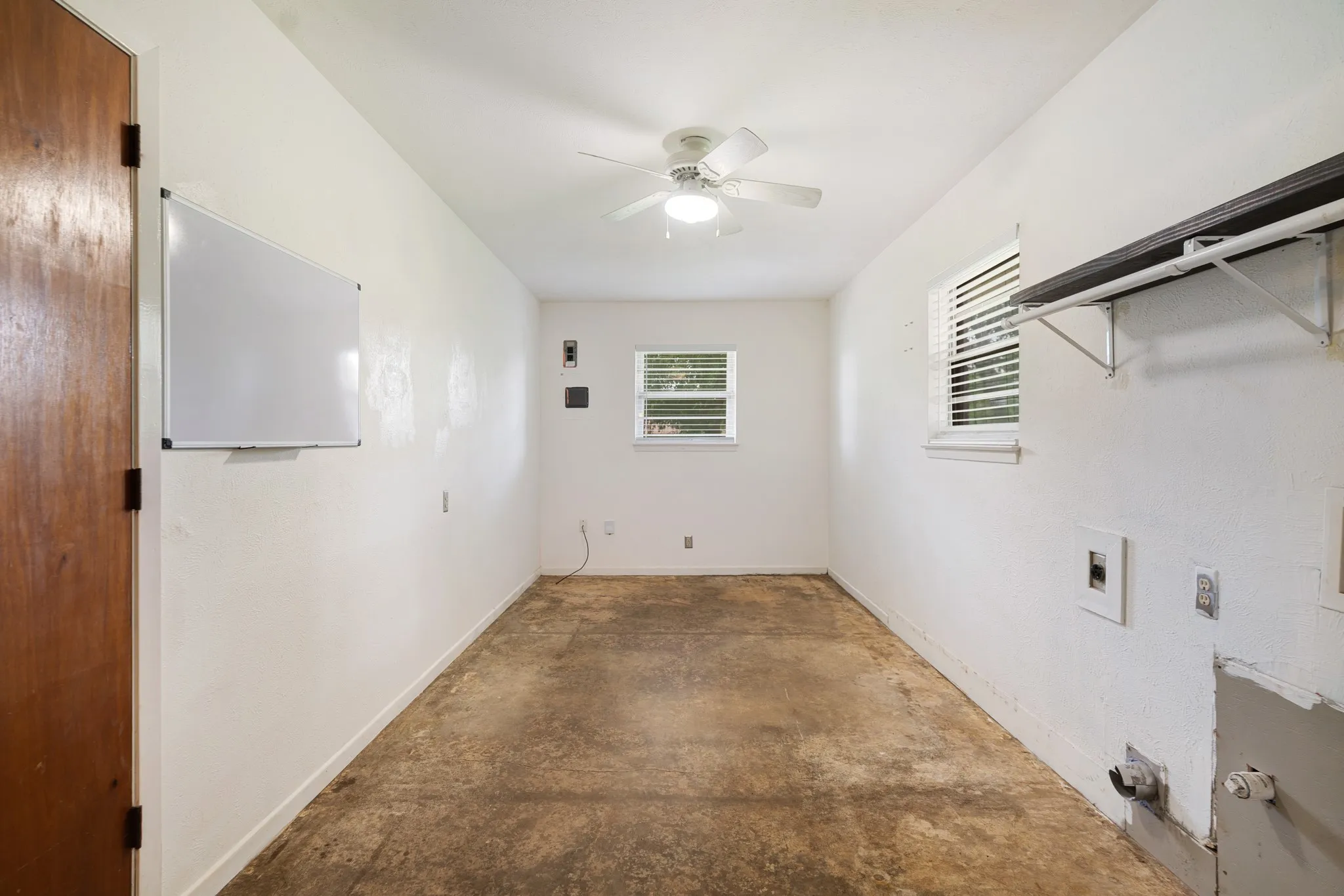 Single Family Residence For Sale in Lamar County , 5880 Pine Mill Road, Reno, Texas 75462, 3 Bedroom, 2 Bathroom, 2 Garage spaces, 2,082 Sqft, built in 1967, mls#21330591, Real Estate Agent in Reno, Homes For Sale in Lamar county, Homes For Sale in Reno, Realtor in Reno Texas, Real Estate Brokerage Independent Realty Texas, Luminita Cordes Realtor
