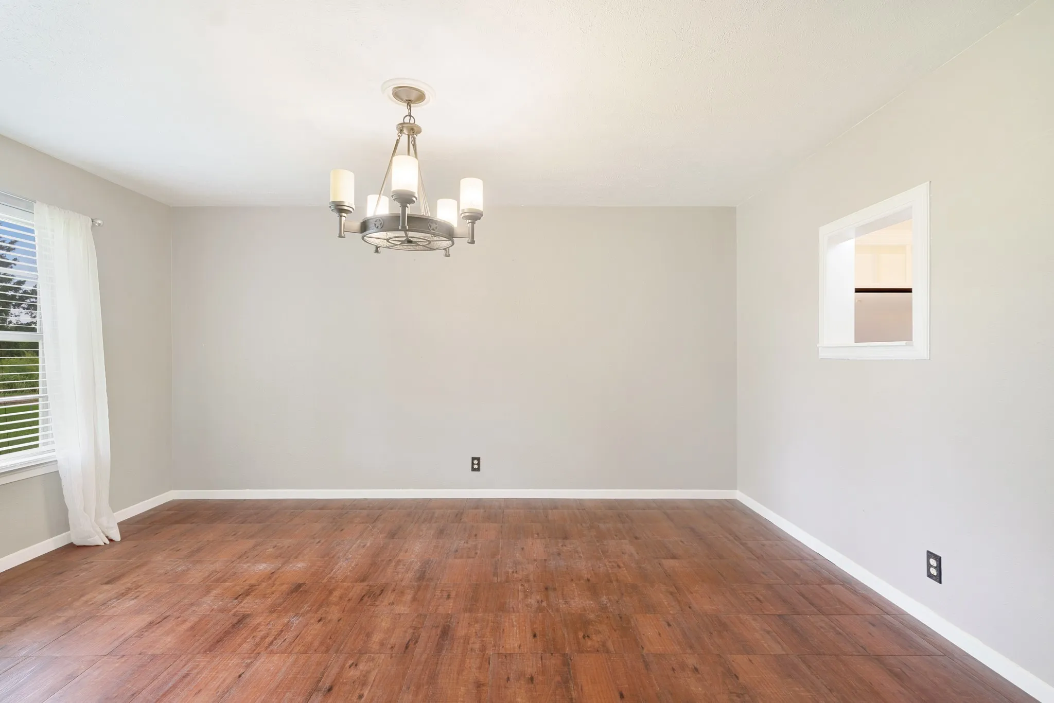 Single Family Residence For Sale in Lamar County , 5880 Pine Mill Road, Reno, Texas 75462, 3 Bedroom, 2 Bathroom, 2 Garage spaces, 2,082 Sqft, built in 1967, mls#21330591, Real Estate Agent in Reno, Homes For Sale in Lamar county, Homes For Sale in Reno, Realtor in Reno Texas, Real Estate Brokerage Independent Realty Texas, Luminita Cordes Realtor