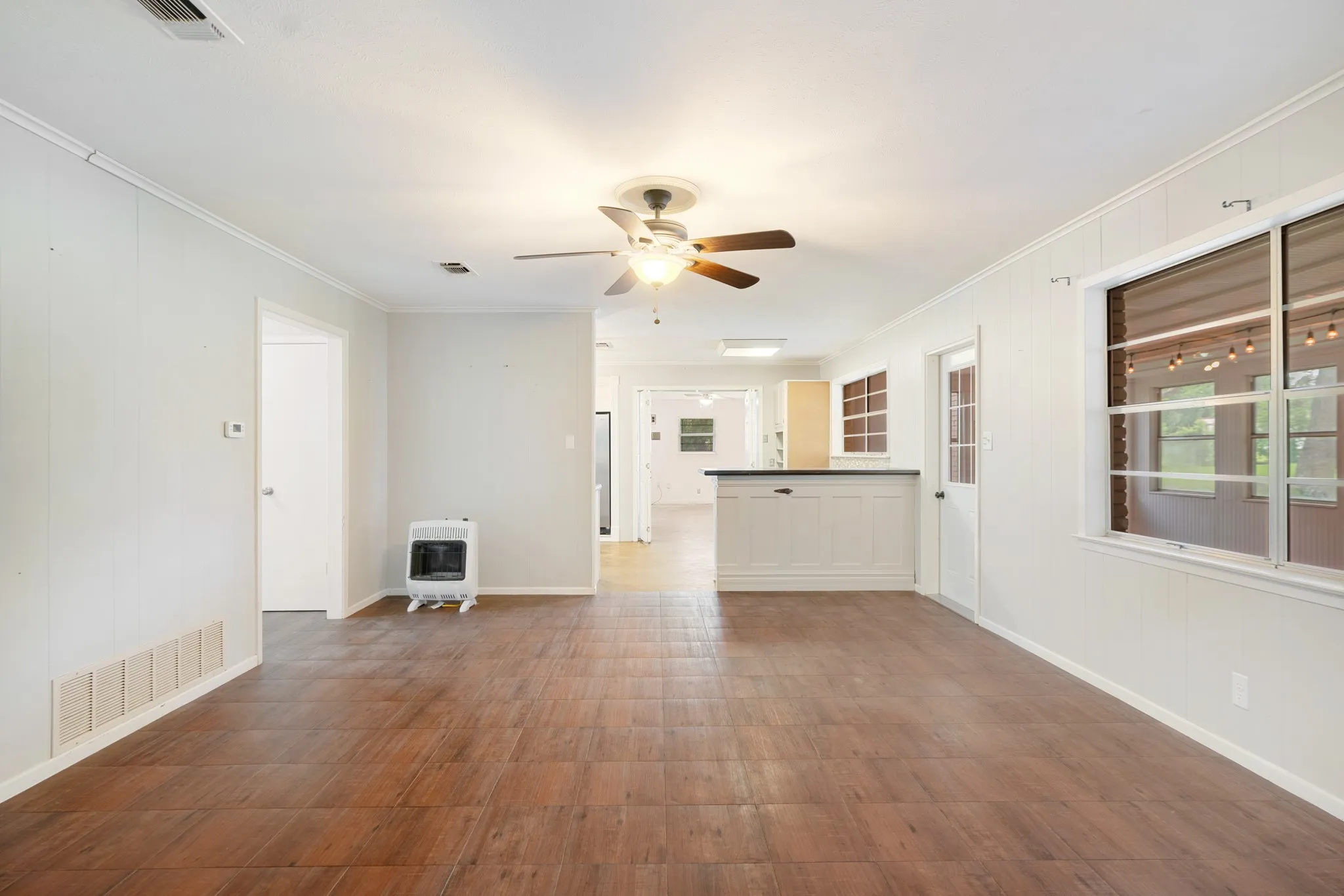 Single Family Residence For Sale in Lamar County , 5880 Pine Mill Road, Reno, Texas 75462, 3 Bedroom, 2 Bathroom, 2 Garage spaces, 2,082 Sqft, built in 1967, mls#21330591, Real Estate Agent in Reno, Homes For Sale in Lamar county, Homes For Sale in Reno, Realtor in Reno Texas, Real Estate Brokerage Independent Realty Texas, Luminita Cordes Realtor