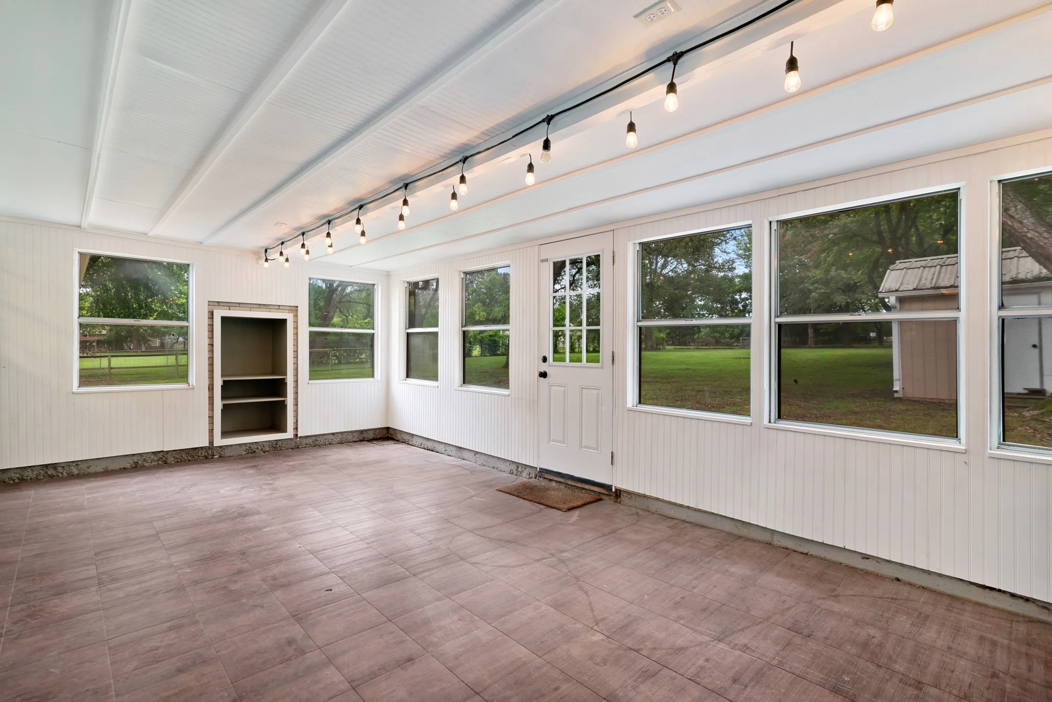 Single Family Residence For Sale in Lamar County , 5880 Pine Mill Road, Reno, Texas 75462, 3 Bedroom, 2 Bathroom, 2 Garage spaces, 2,082 Sqft, built in 1967, mls#21330591, Real Estate Agent in Reno, Homes For Sale in Lamar county, Homes For Sale in Reno, Realtor in Reno Texas, Real Estate Brokerage Independent Realty Texas, Luminita Cordes Realtor