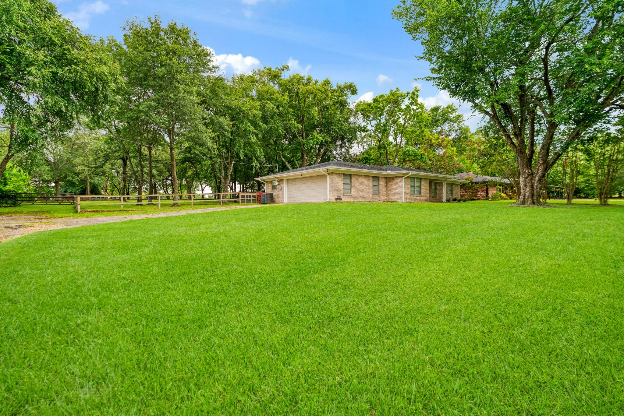 Single Family Residence For Sale in Lamar County , 5880 Pine Mill Road, Reno, Texas 75462, 3 Bedroom, 2 Bathroom, 2 Garage spaces, 2,082 Sqft, built in 1967, mls#21330591, Real Estate Agent in Reno, Homes For Sale in Lamar county, Homes For Sale in Reno, Realtor in Reno Texas, Real Estate Brokerage Independent Realty Texas, Luminita Cordes Realtor