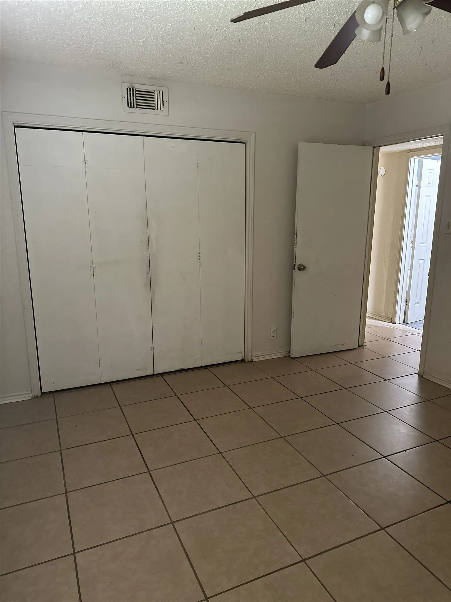 Bedroom 4 - Primary