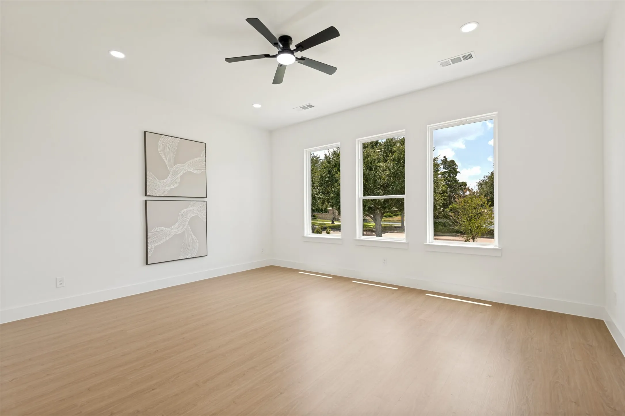 Single Family Residence For Sale in Kaufman County , 1104 Devonshire Drive N, Forney, Texas 75126, 5 Bedroom, 5 Bathroom, 3 Garage spaces, 3,354 Sqft, built in 2026, mls#21331526, Real Estate Agent in Forney, Homes For Sale in Kaufman county, Homes For Sale in Forney, Realtor in Forney Texas, Real Estate Brokerage Independent Realty Texas, Luminita Cordes Realtor