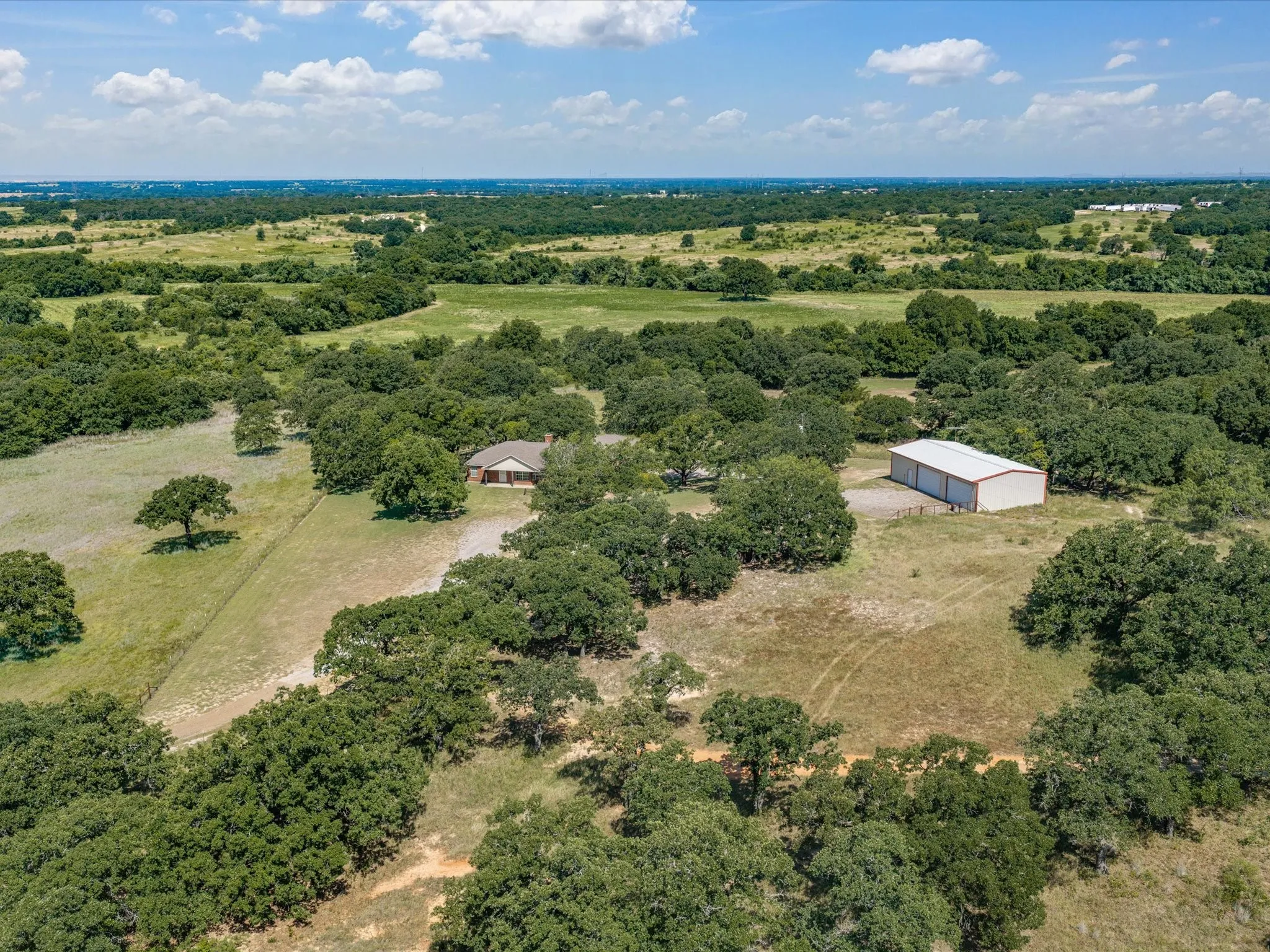 Single Family Residence For Sale in Wise County , 466 County Road 1180, Alvord, Texas 76225, 3 Bedrooms, 2 Bathrooms, 2 Garage spaces, 1,652 Sqft, built in 1996, Price $695,000, mls#21329635, Real Estate Agent in Alvord, Homes For Sale in Wise county, Homes For Sale in Alvord, Realtor in Alvord Texas, Real Estate Brokerage Independent Realty Texas, Luminita Cordes Realtor