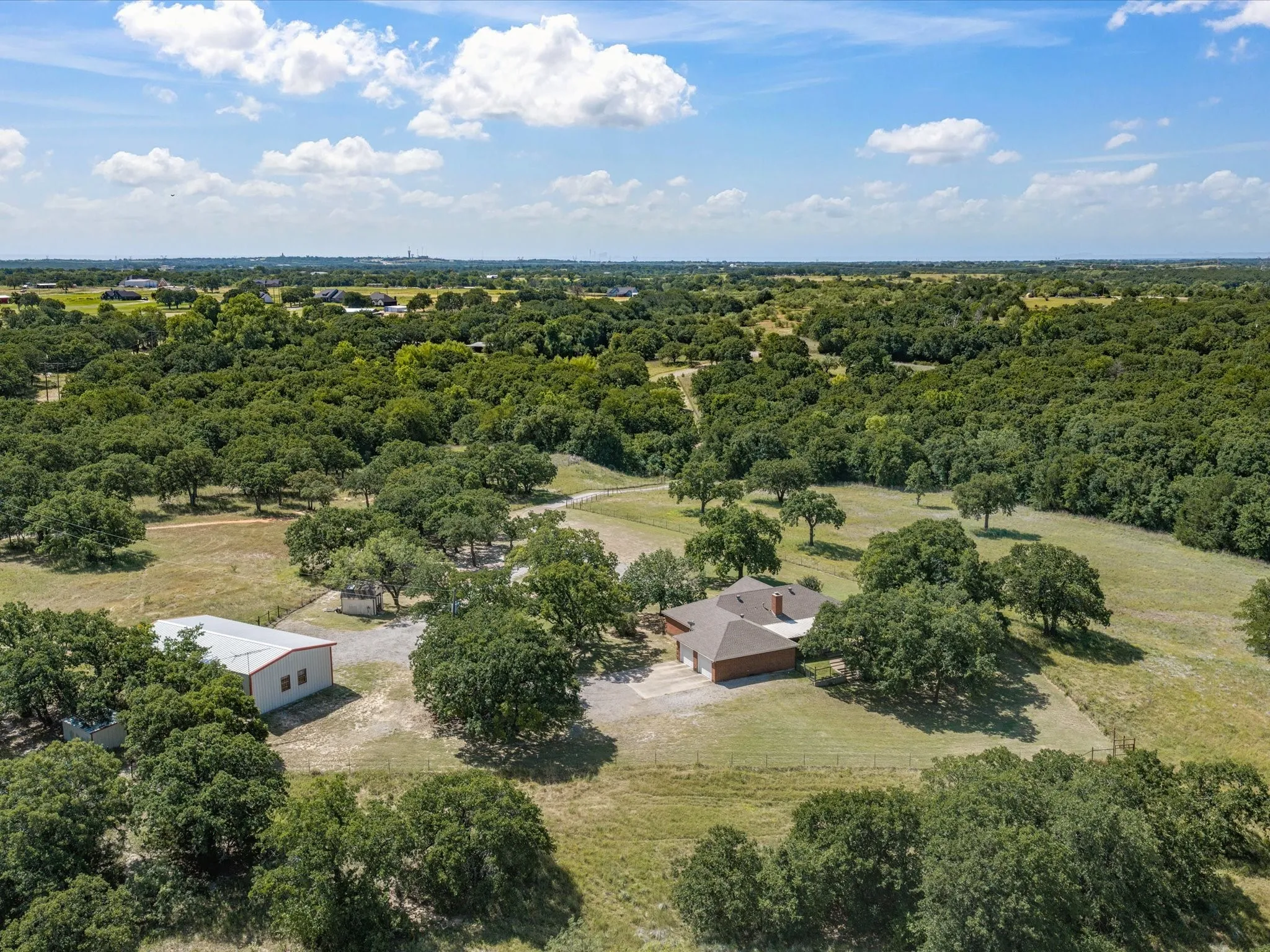 Single Family Residence For Sale in Wise County , 466 County Road 1180, Alvord, Texas 76225, 3 Bedrooms, 2 Bathrooms, 2 Garage spaces, 1,652 Sqft, built in 1996, Price $695,000, mls#21329635, Real Estate Agent in Alvord, Homes For Sale in Wise county, Homes For Sale in Alvord, Realtor in Alvord Texas, Real Estate Brokerage Independent Realty Texas, Luminita Cordes Realtor