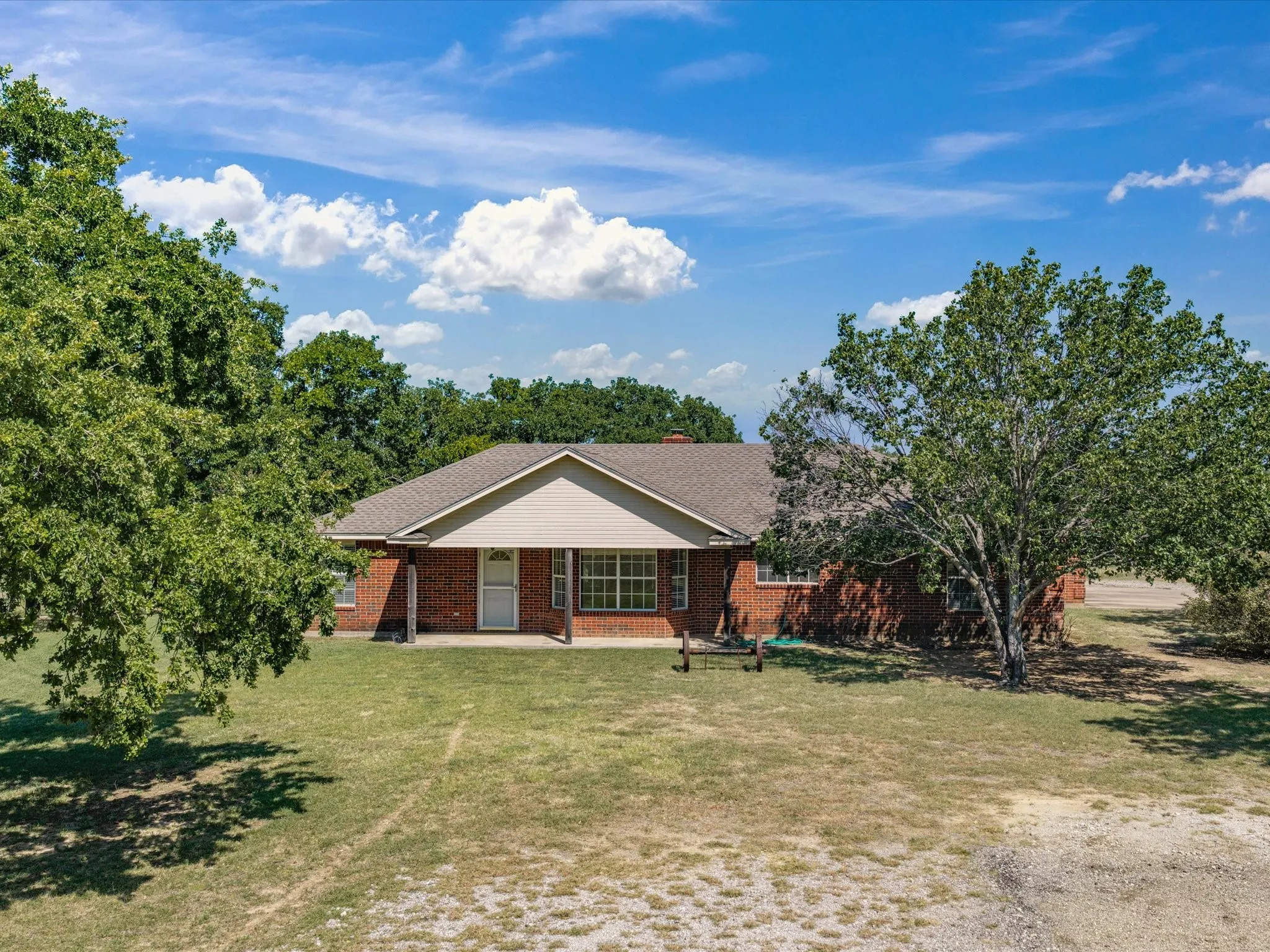 Single Family Residence For Sale in Wise County , 466 County Road 1180, Alvord, Texas 76225, 3 Bedrooms, 2 Bathrooms, 2 Garage spaces, 1,652 Sqft, built in 1996, Price $695,000, mls#21329635, Real Estate Agent in Alvord, Homes For Sale in Wise county, Homes For Sale in Alvord, Realtor in Alvord Texas, Real Estate Brokerage Independent Realty Texas, Luminita Cordes Realtor