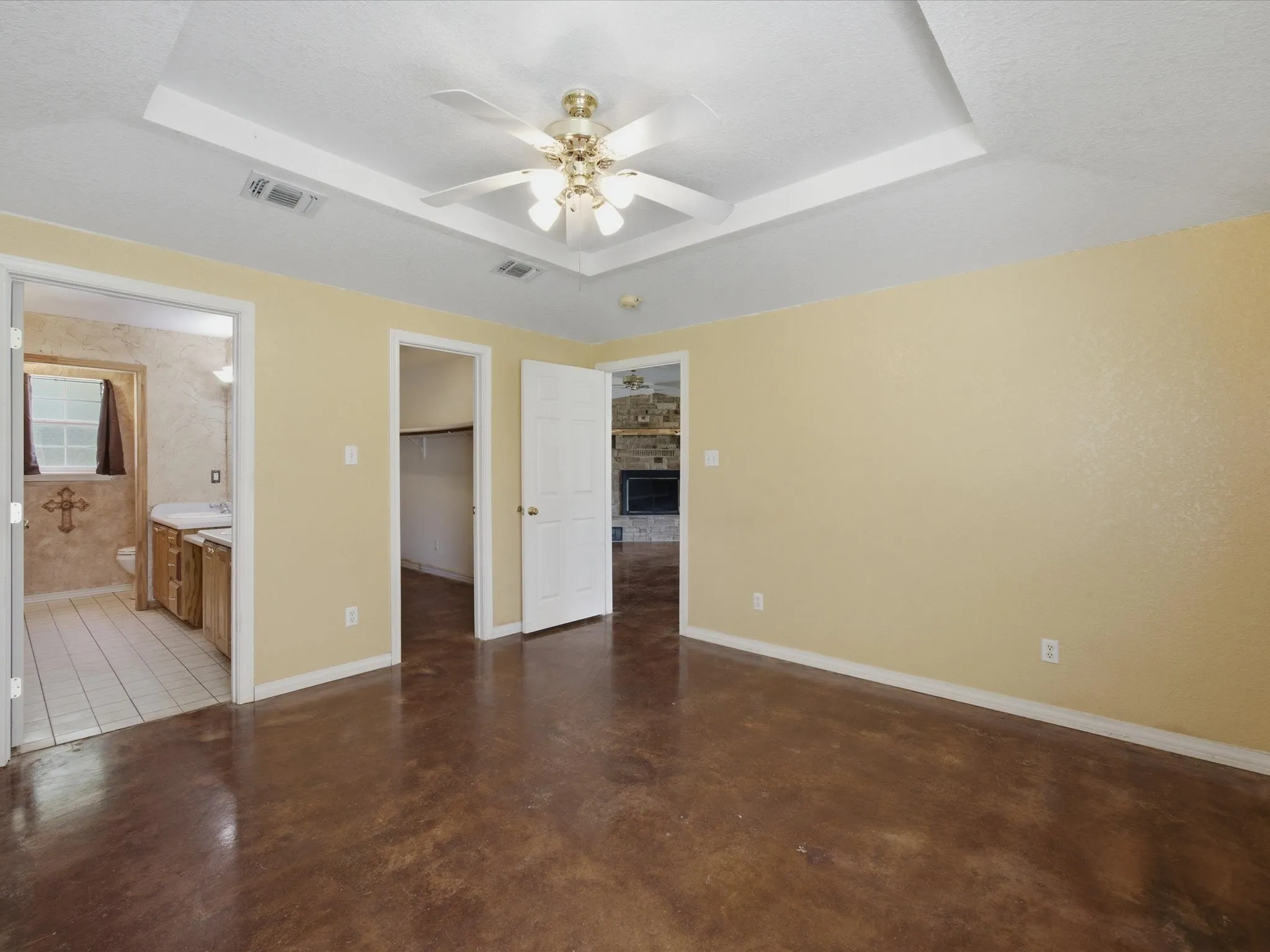 Single Family Residence For Sale in Wise County , 466 County Road 1180, Alvord, Texas 76225, 3 Bedrooms, 2 Bathrooms, 2 Garage spaces, 1,652 Sqft, built in 1996, Price $695,000, mls#21329635, Real Estate Agent in Alvord, Homes For Sale in Wise county, Homes For Sale in Alvord, Realtor in Alvord Texas, Real Estate Brokerage Independent Realty Texas, Luminita Cordes Realtor