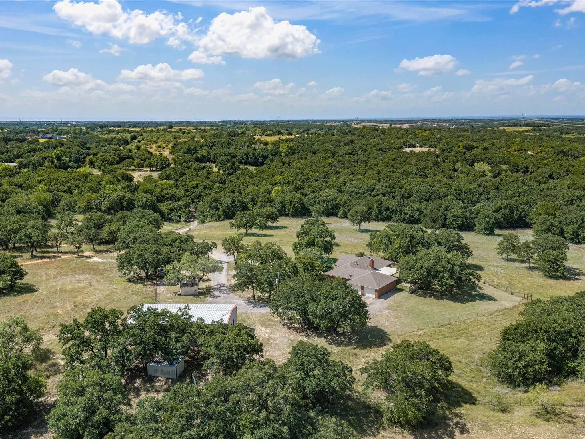 Single Family Residence For Sale in Wise County , 466 County Road 1180, Alvord, Texas 76225, 3 Bedrooms, 2 Bathrooms, 2 Garage spaces, 1,652 Sqft, built in 1996, Price $695,000, mls#21329635, Real Estate Agent in Alvord, Homes For Sale in Wise county, Homes For Sale in Alvord, Realtor in Alvord Texas, Real Estate Brokerage Independent Realty Texas, Luminita Cordes Realtor