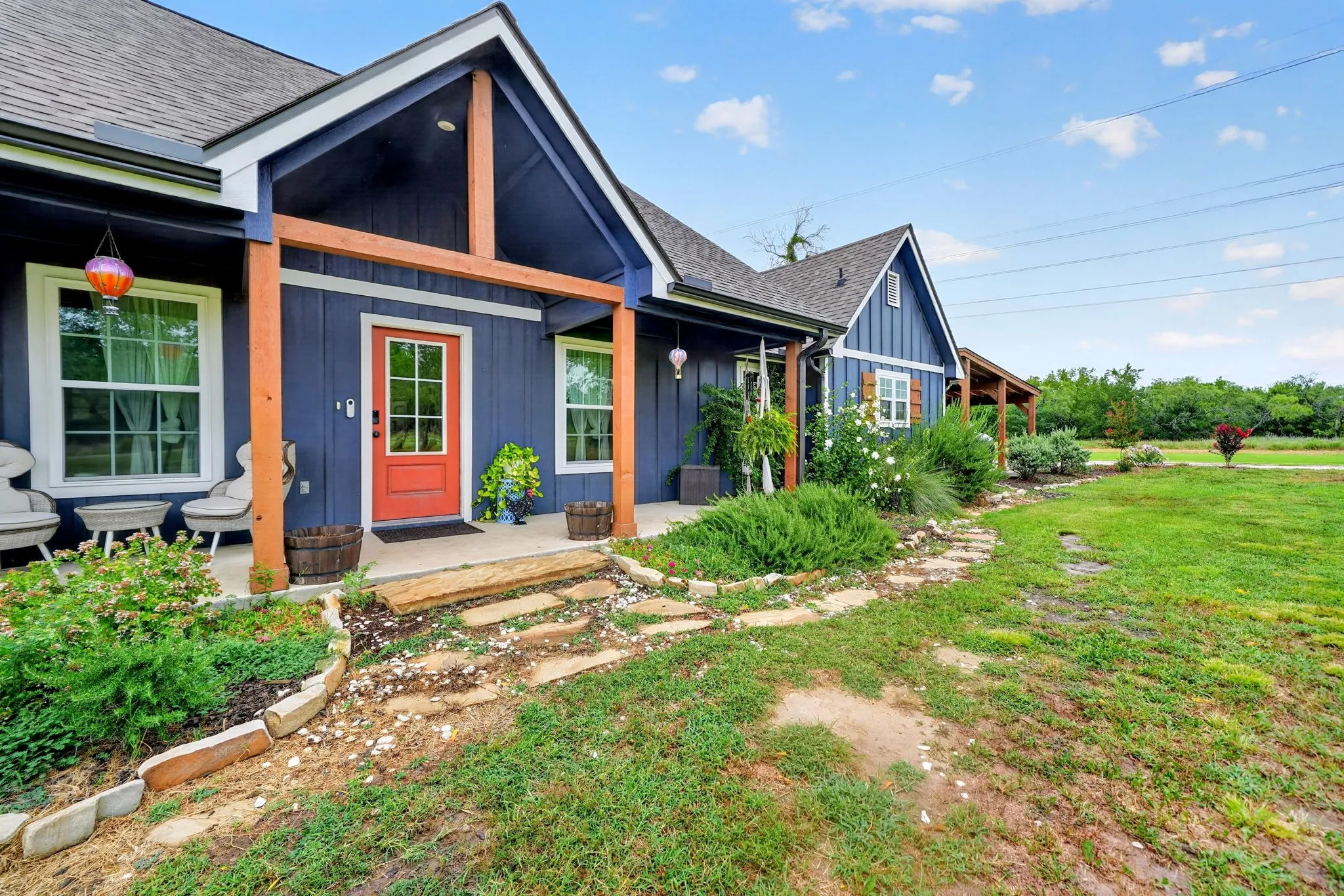 Single Family Residence For Sale in Hunt County , 5198 County Road 2507, Caddo Mills, Texas 75135, 3 Bedroom, 2 Bathroom, Garage spaces, 1,800 Sqft, built in 2022, mls#21331132, Real Estate Agent in Caddo Mills, Homes For Sale in Hunt county, Homes For Sale in Caddo Mills, Realtor in Caddo Mills Texas, Real Estate Brokerage Independent Realty Texas, Luminita Cordes Realtor