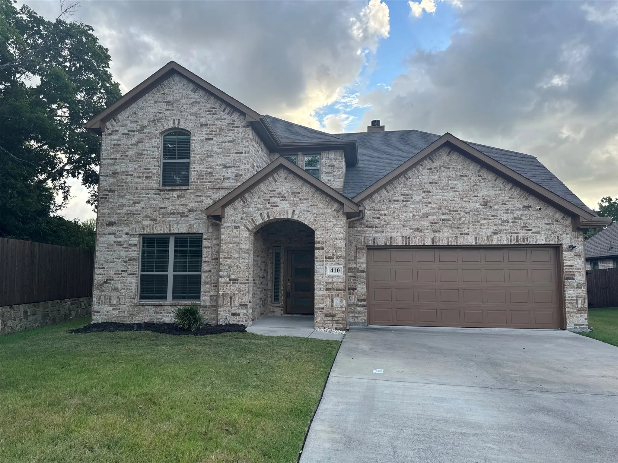 Single Family Residence For Sale in Collin County , 410 Mercer Drive, Josephine, Texas 75173, 4 Bedroom, 3 Bathroom, 2 Garage spaces, 2,679 Sqft, built in 2022, mls#21331706, Real Estate Agent in Josephine, Homes For Sale in Collin county, Homes For Sale in Josephine, Realtor in Josephine Texas, Real Estate Brokerage Independent Realty Texas, Luminita Cordes Realtor