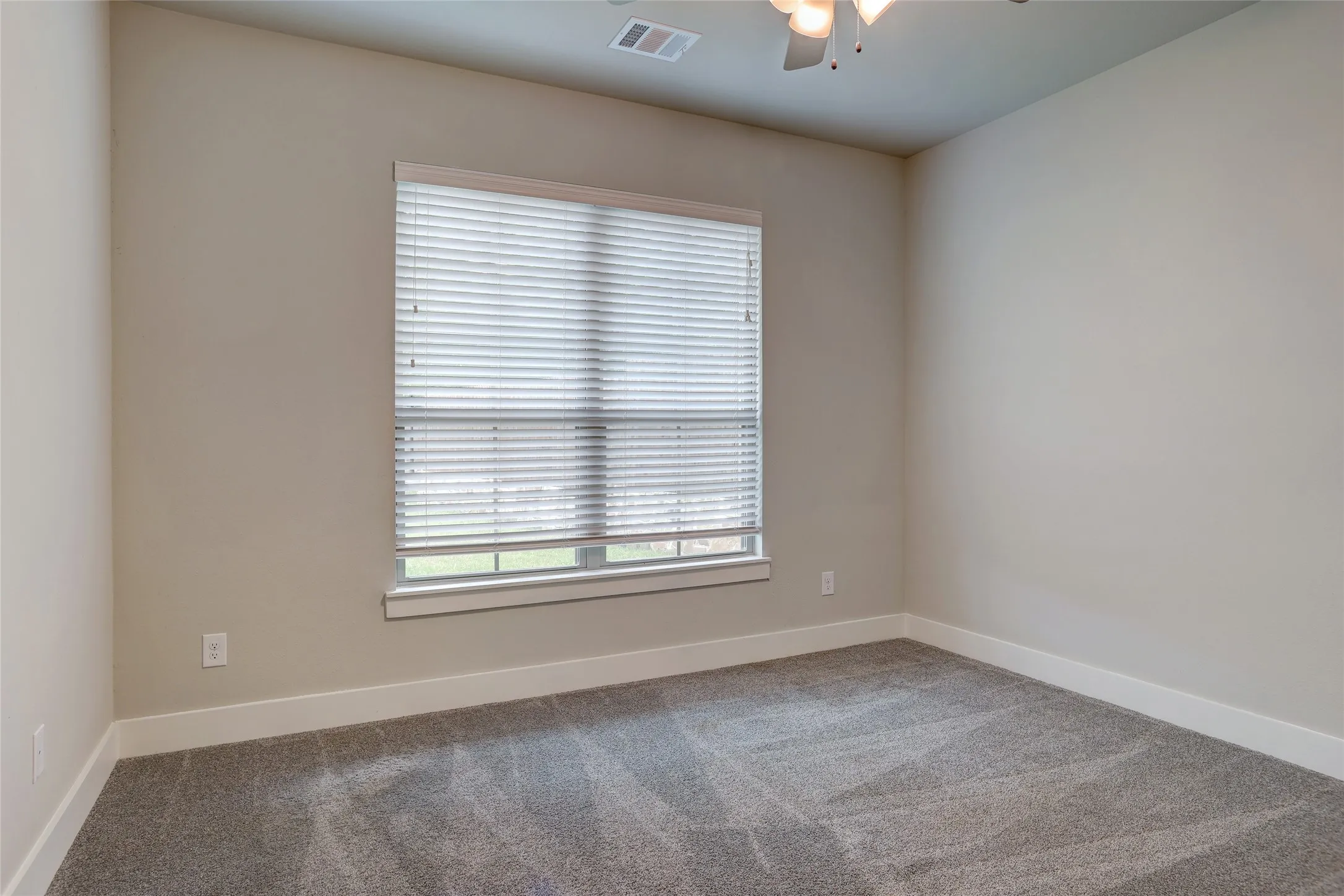 Single Family Residence For Sale in Collin County , 410 Mercer Drive, Josephine, Texas 75173, 4 Bedroom, 3 Bathroom, 2 Garage spaces, 2,679 Sqft, built in 2022, mls#21331706, Real Estate Agent in Josephine, Homes For Sale in Collin county, Homes For Sale in Josephine, Realtor in Josephine Texas, Real Estate Brokerage Independent Realty Texas, Luminita Cordes Realtor