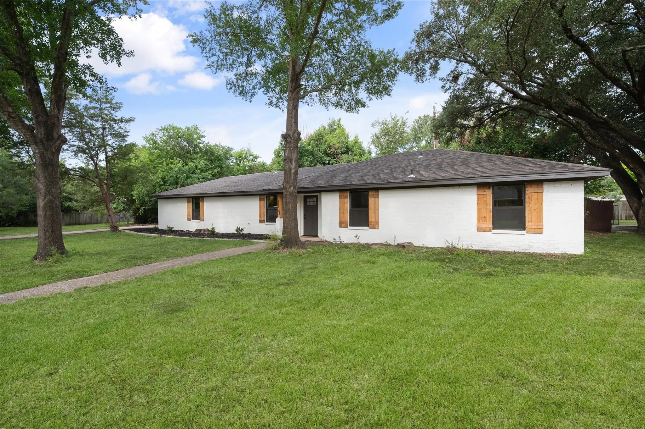 Single Family Residence For Sale in Navarro County , 2912 Purdue Drive, Corsicana, Texas 75110, 4 Bedroom, 3 Bathroom, Garage spaces, 1,818 Sqft, built in 1970, mls#21331272, Real Estate Agent in Corsicana, Homes For Sale in Navarro county, Homes For Sale in Corsicana, Realtor in Corsicana Texas, Real Estate Brokerage Independent Realty Texas, Luminita Cordes Realtor