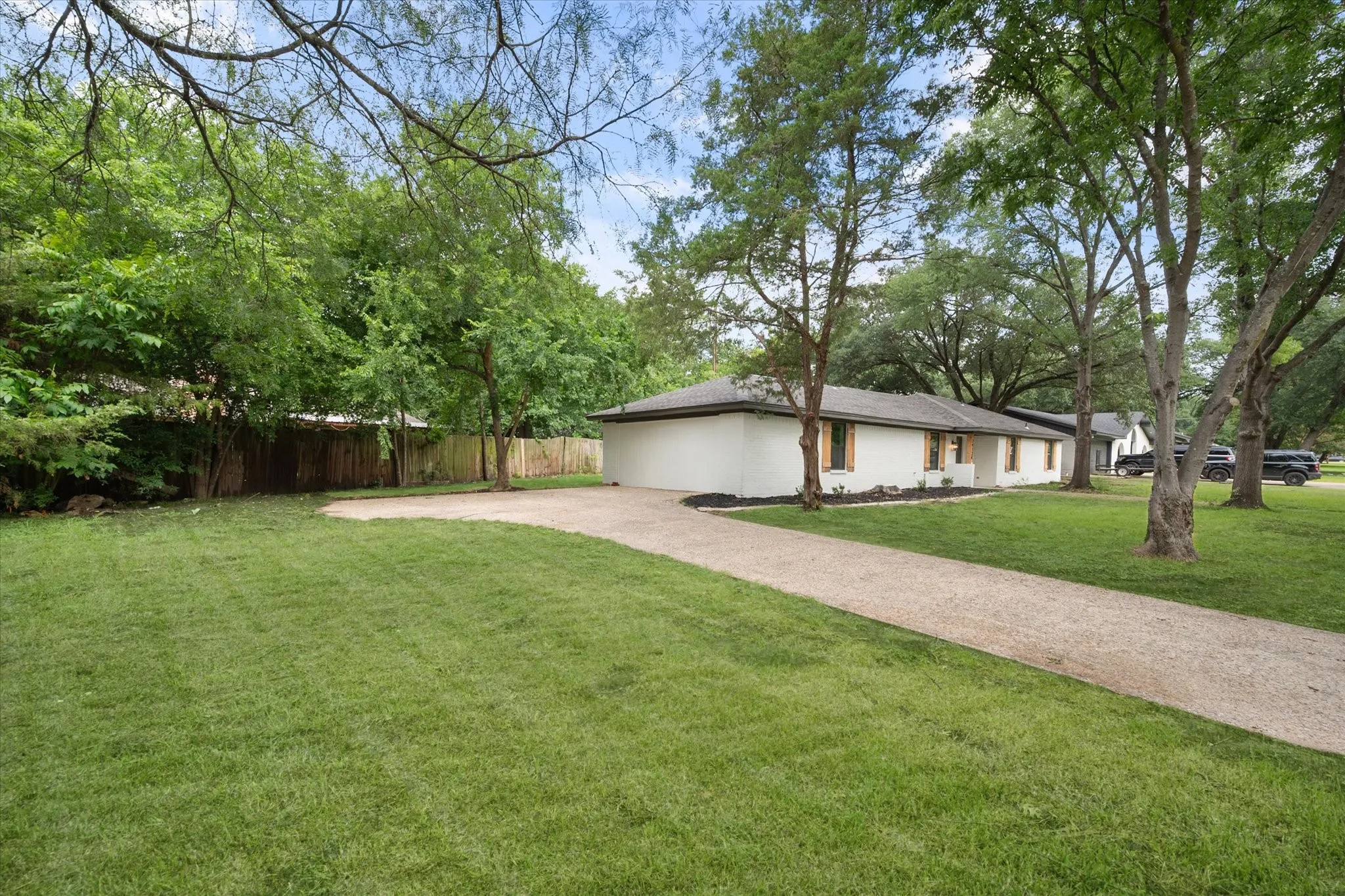 Single Family Residence For Sale in Navarro County , 2912 Purdue Drive, Corsicana, Texas 75110, 4 Bedroom, 3 Bathroom, Garage spaces, 1,818 Sqft, built in 1970, mls#21331272, Real Estate Agent in Corsicana, Homes For Sale in Navarro county, Homes For Sale in Corsicana, Realtor in Corsicana Texas, Real Estate Brokerage Independent Realty Texas, Luminita Cordes Realtor